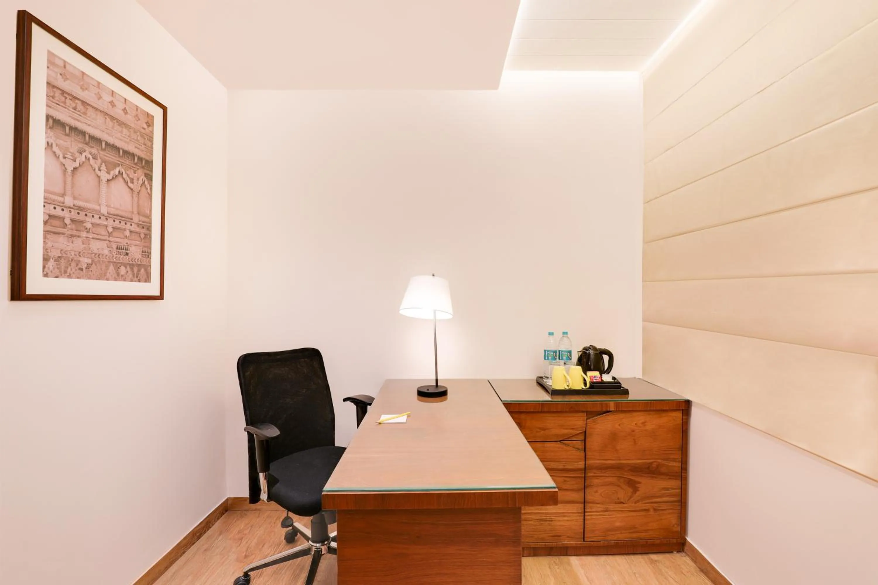 hair dresser in Lemon Tree Hotel Bhopal