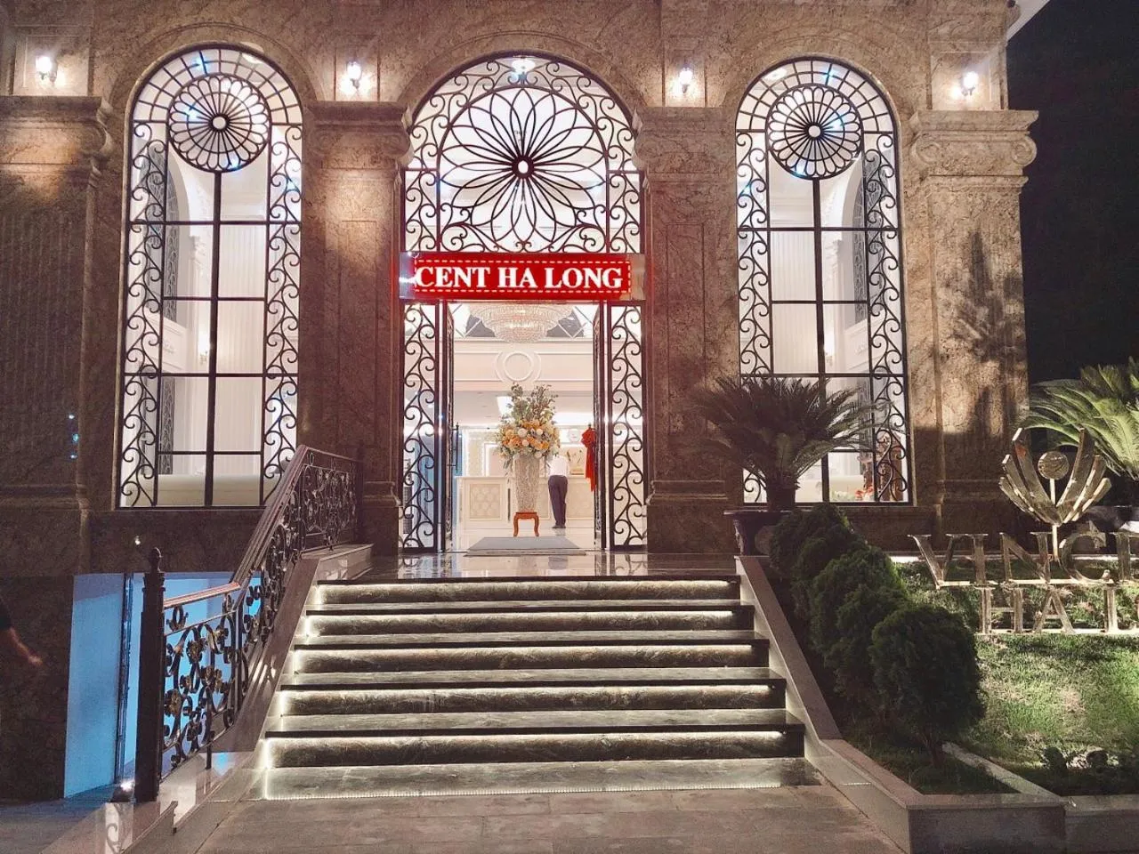 Property building in Vincent Halong Hotel