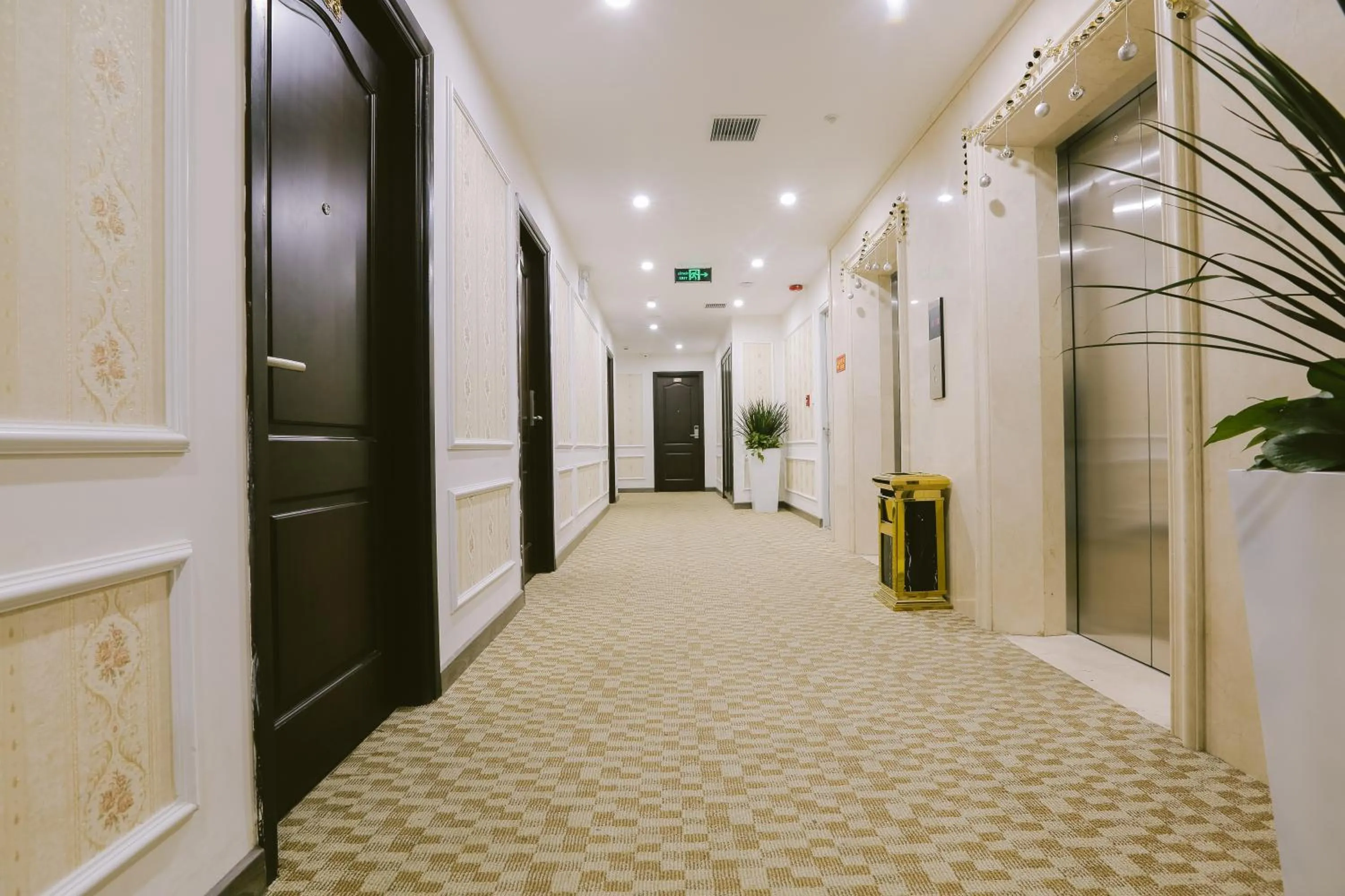 Area and facilities in Vincent Halong Hotel