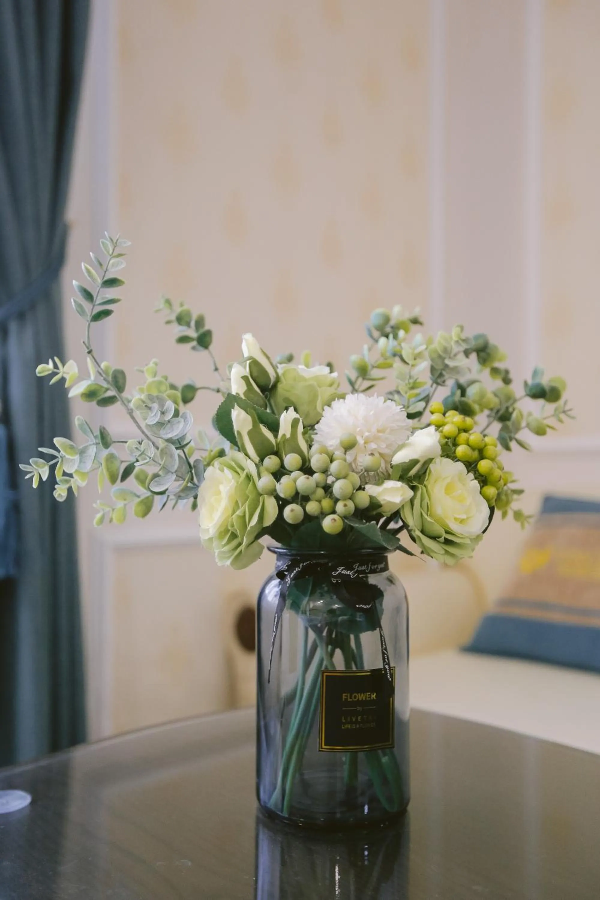 Coffee/tea facilities in Vincent Halong Hotel