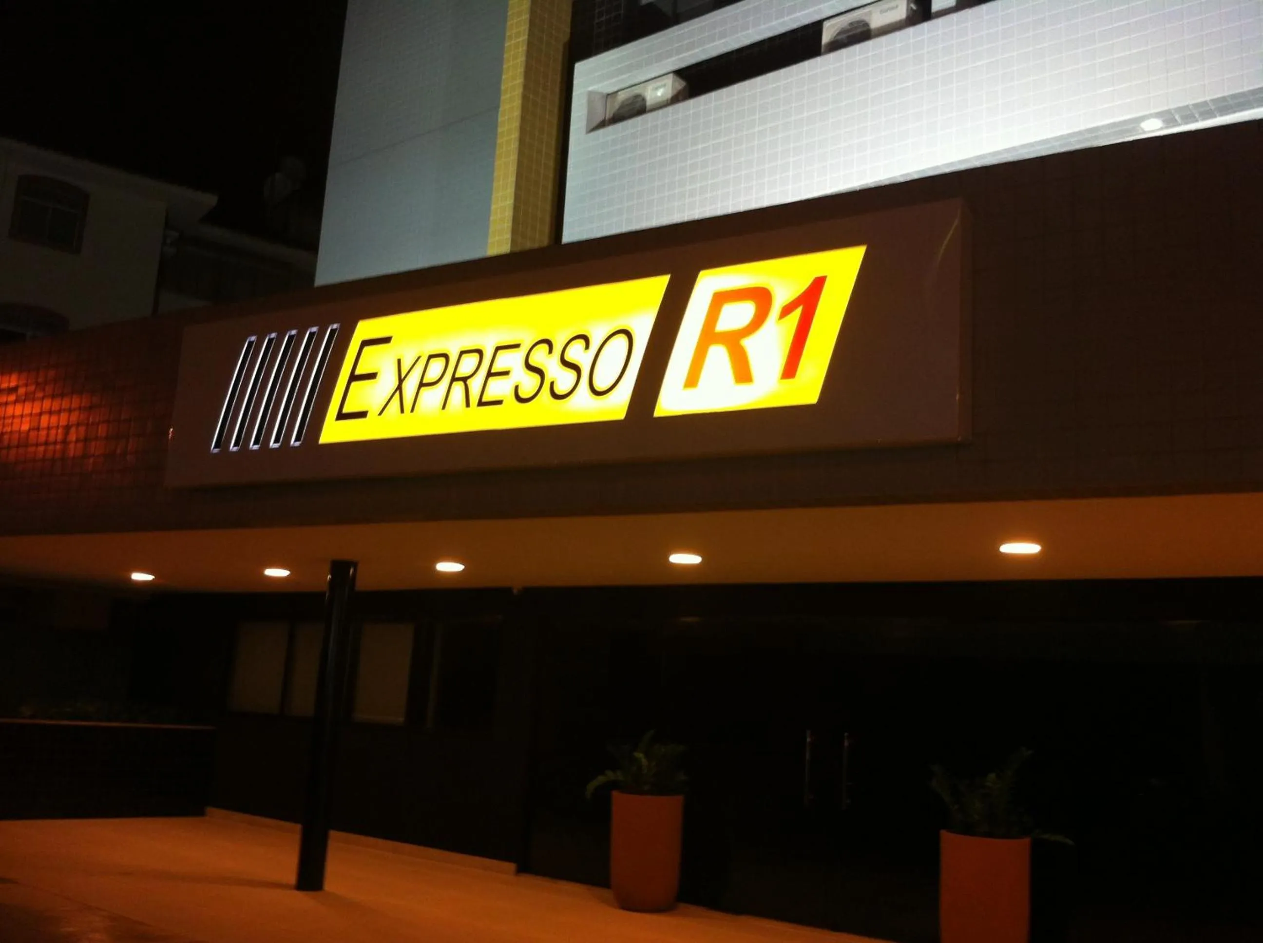 Facade/entrance in Expresso R1