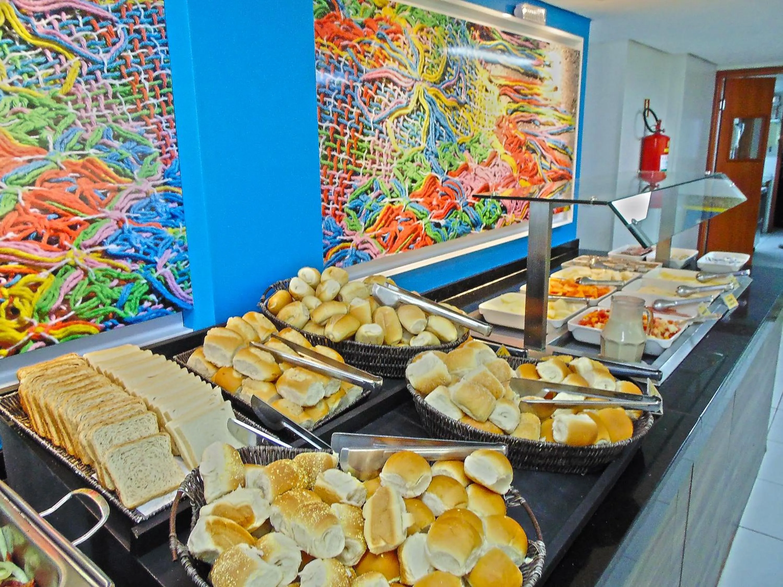 Restaurant/places to eat in Expresso R1