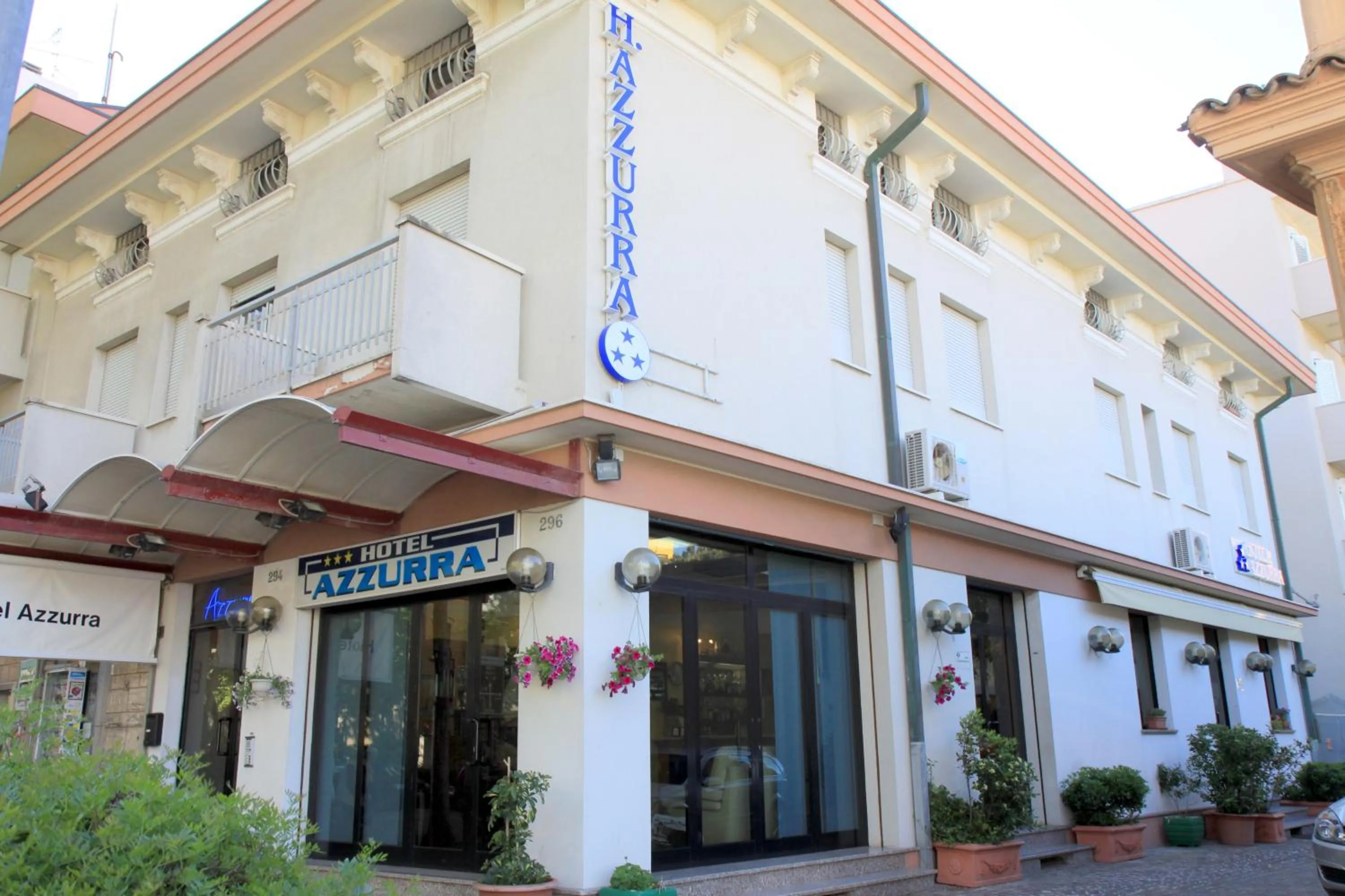 Facade/entrance in Hotel Azzurra