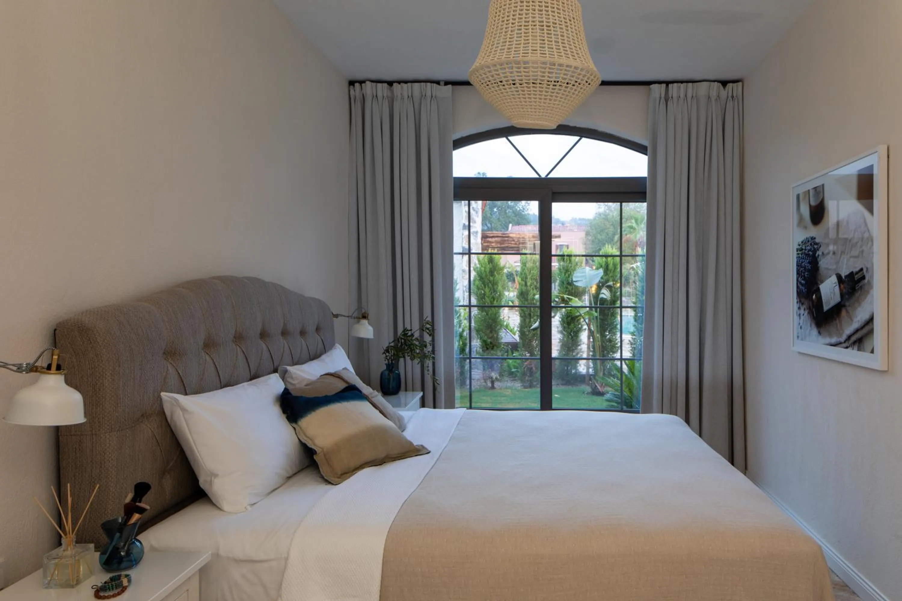 Bedroom, Bed in Zigo's Hotel