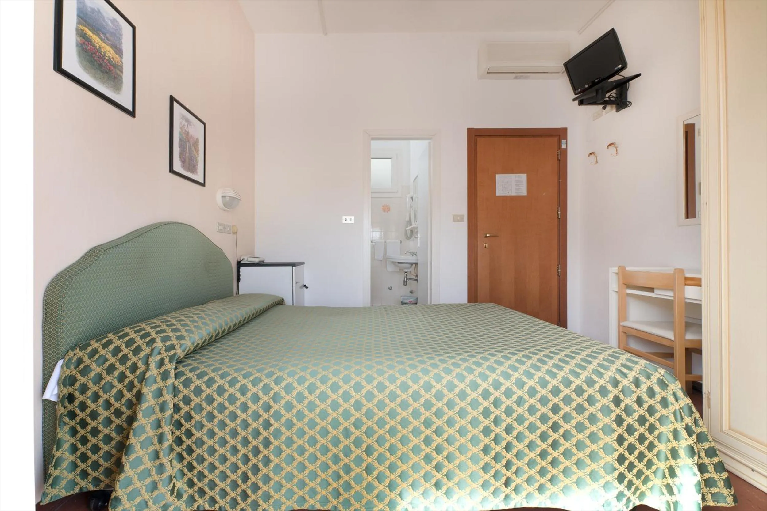 Photo of the whole room in Hotel Belsoggiorno