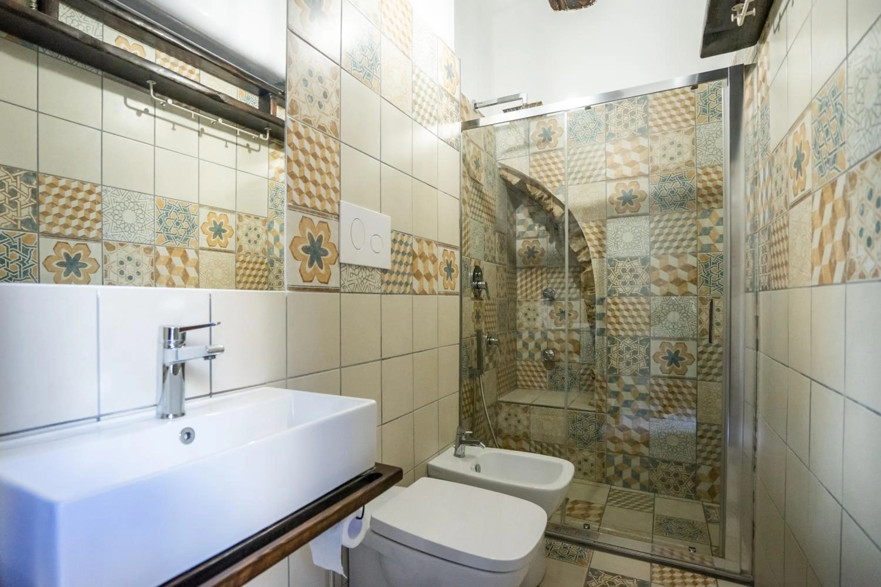 Bathroom in Borgo Dei Saraceni - Suites & Apartments