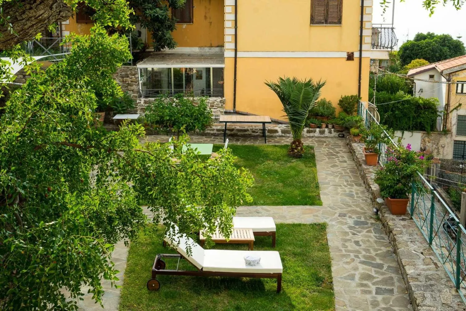 Garden view in Borgo Dei Saraceni - Suites & Apartments