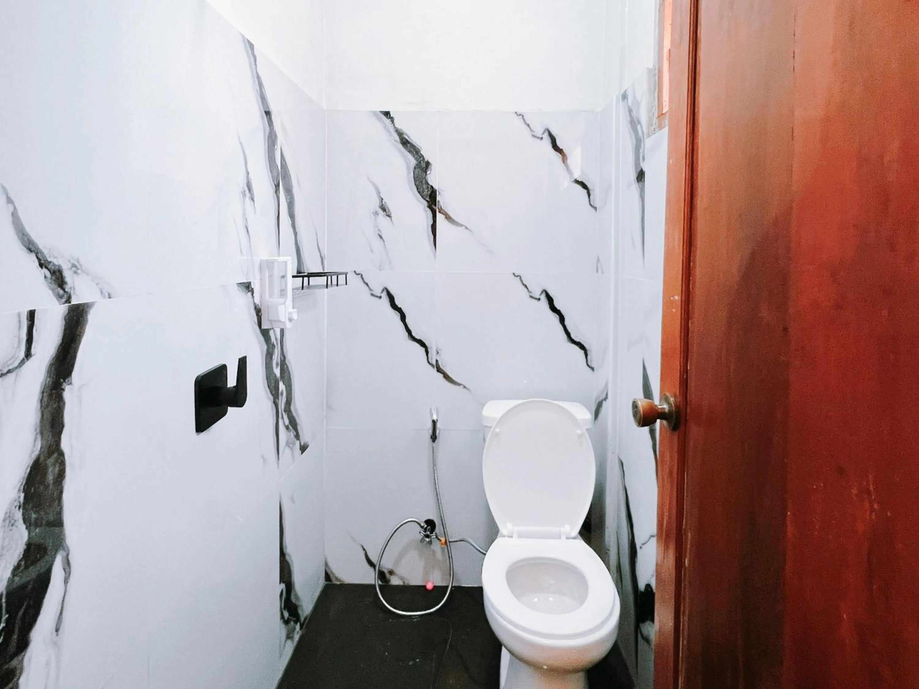 Bathroom in RedDoorz near Sarangan Lake