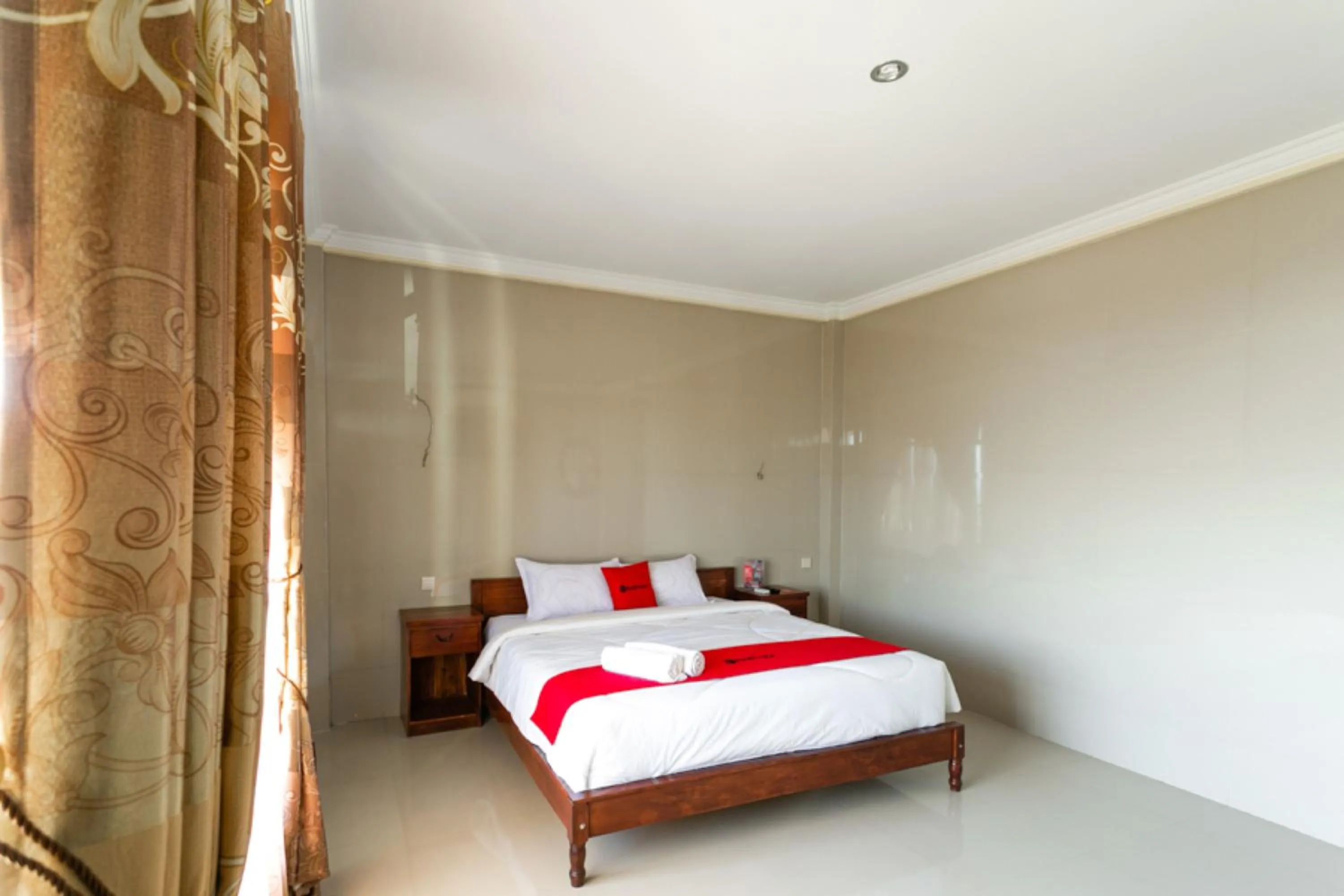 Bedroom, Bed in RedDoorz near Parangtritis Beach