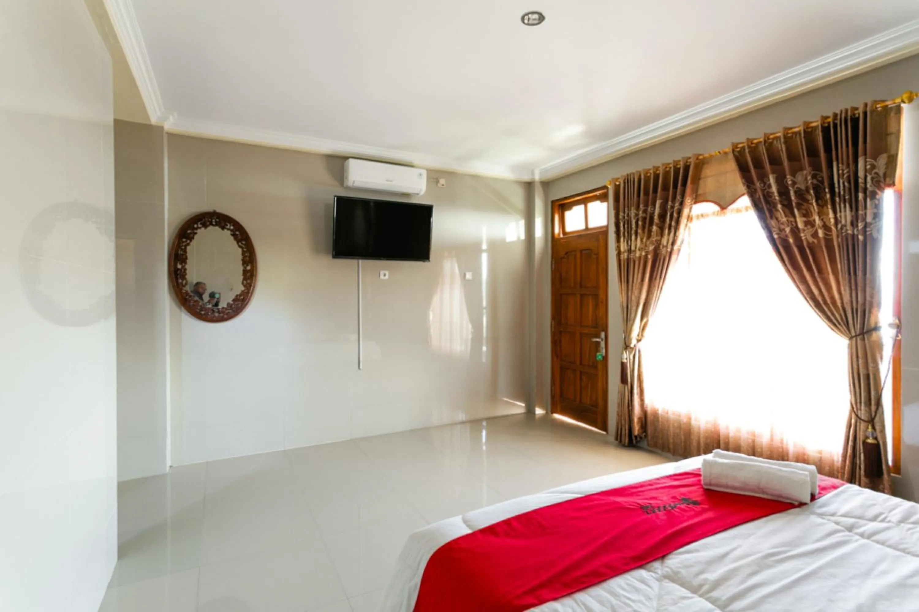 Bedroom, Bed in RedDoorz near Parangtritis Beach