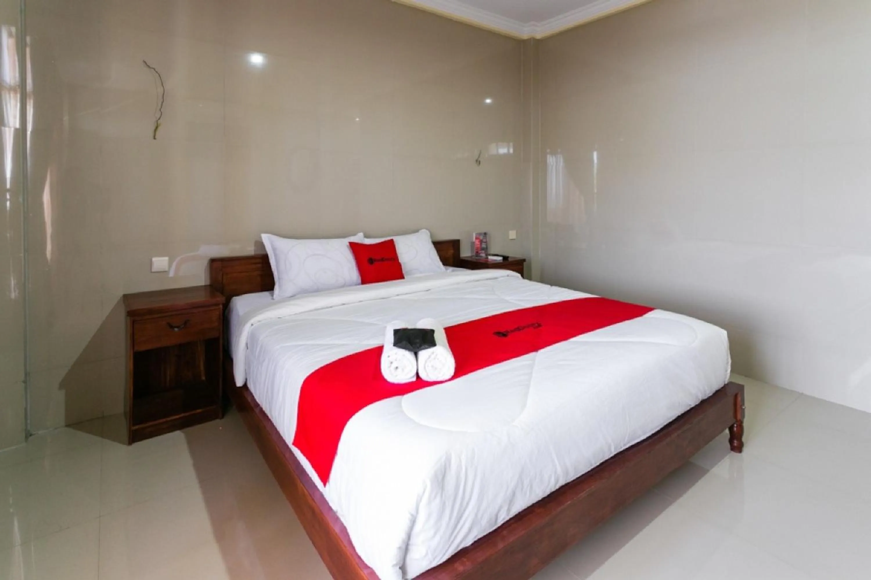 Bedroom, Bed in RedDoorz near Parangtritis Beach