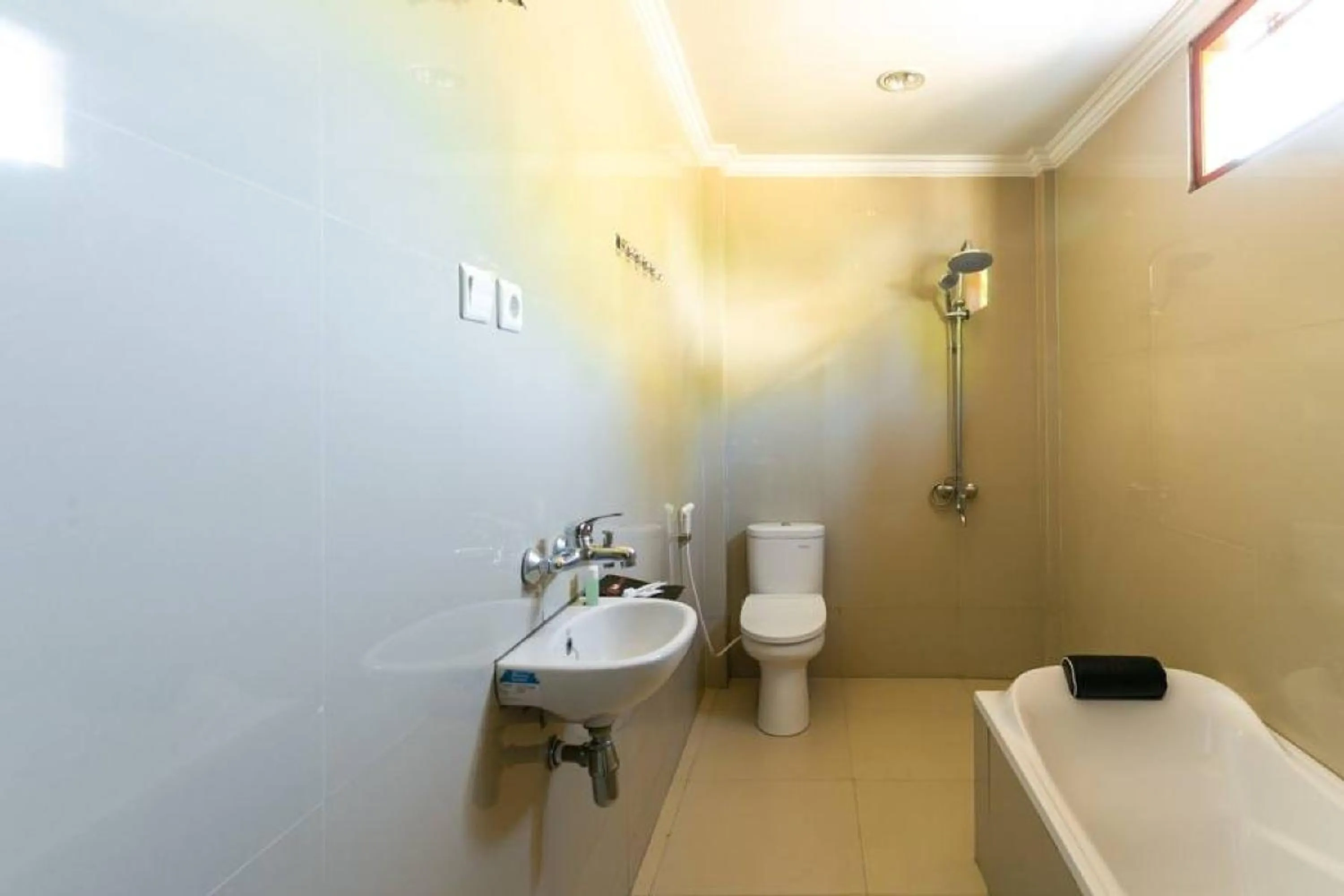 Bathroom in RedDoorz near Parangtritis Beach