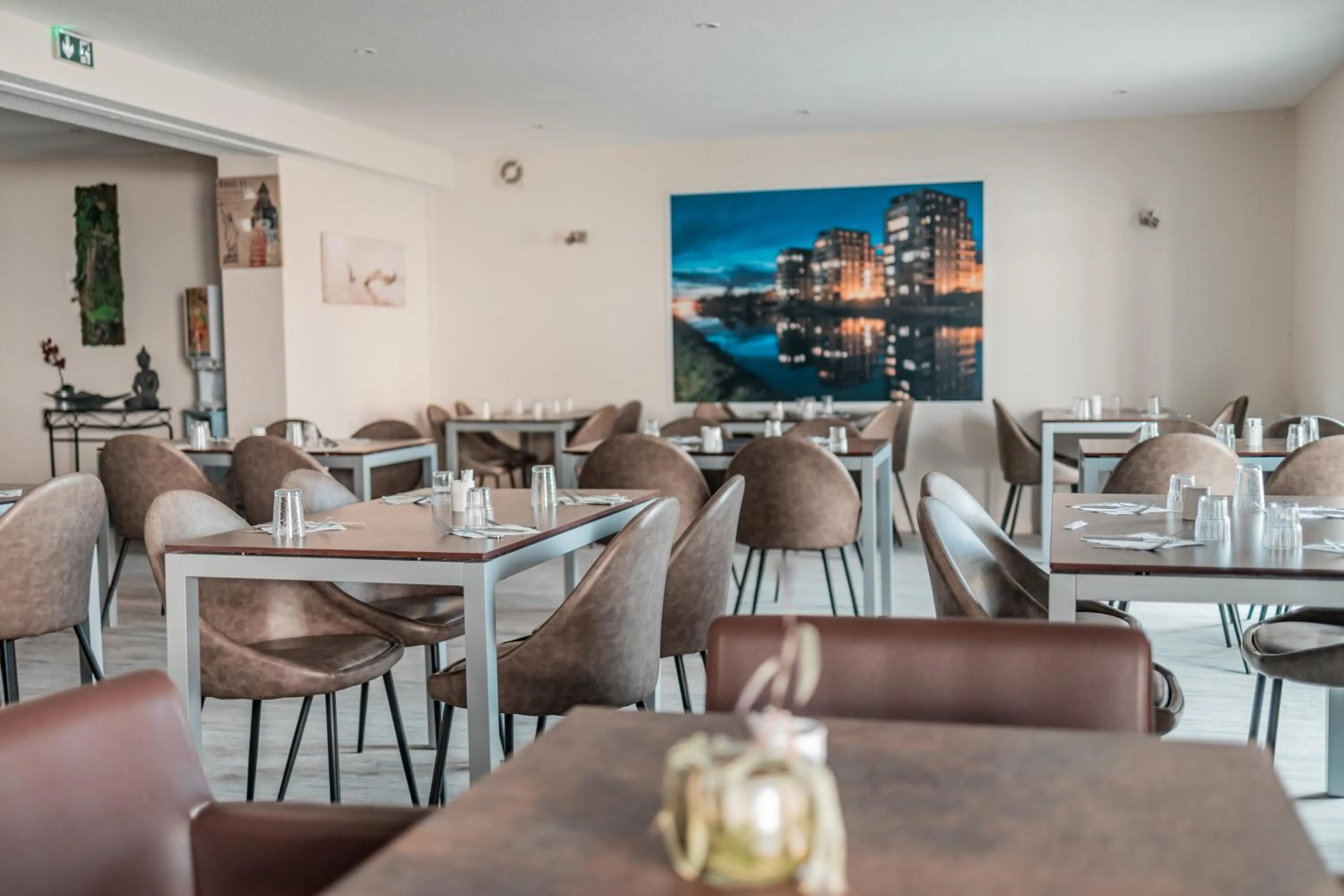 Breakfast in Brit Hotel Confort Saint-Lô