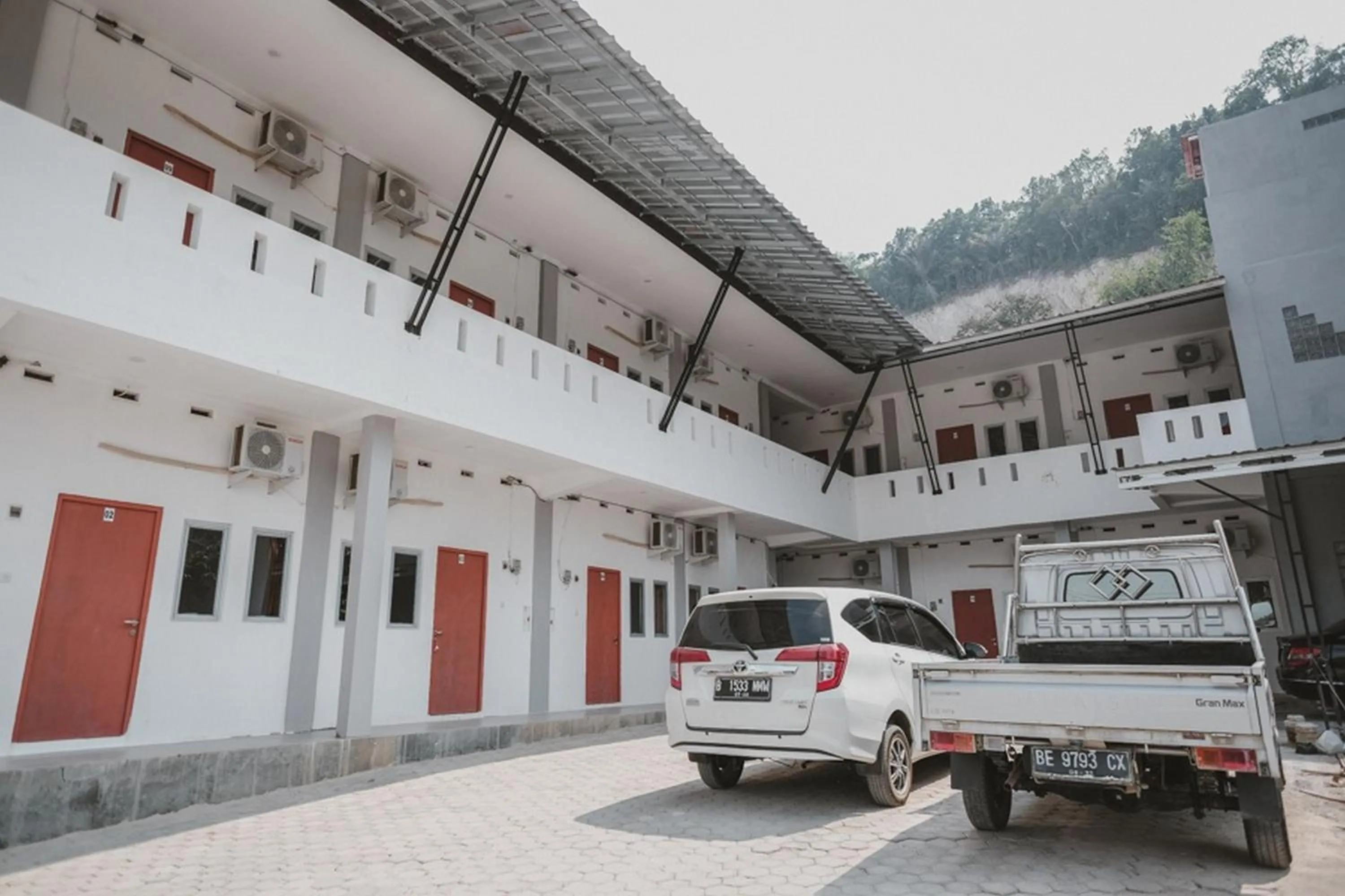 Facade/entrance in RedDoorz near Gatot Subroto Lampung 2