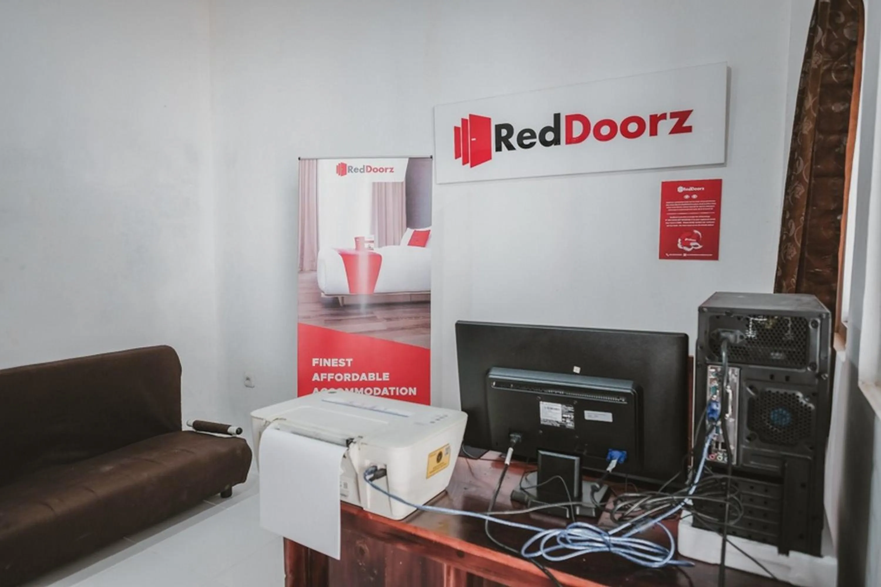 Lobby or reception in RedDoorz near Gatot Subroto Lampung 2