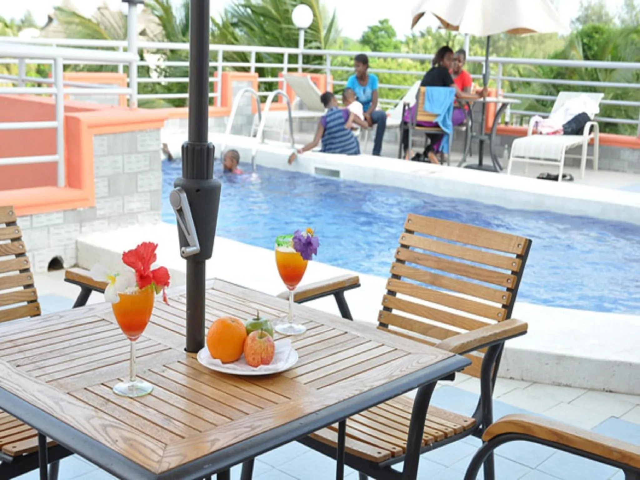 Swimming pool in Monalisa Hotel