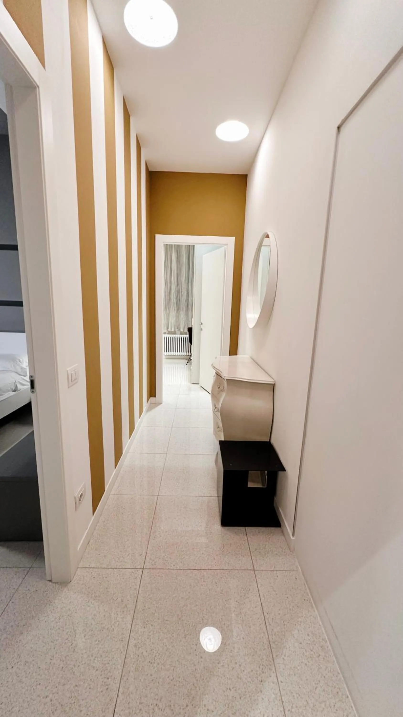 Photo of the whole room in Truly Verona