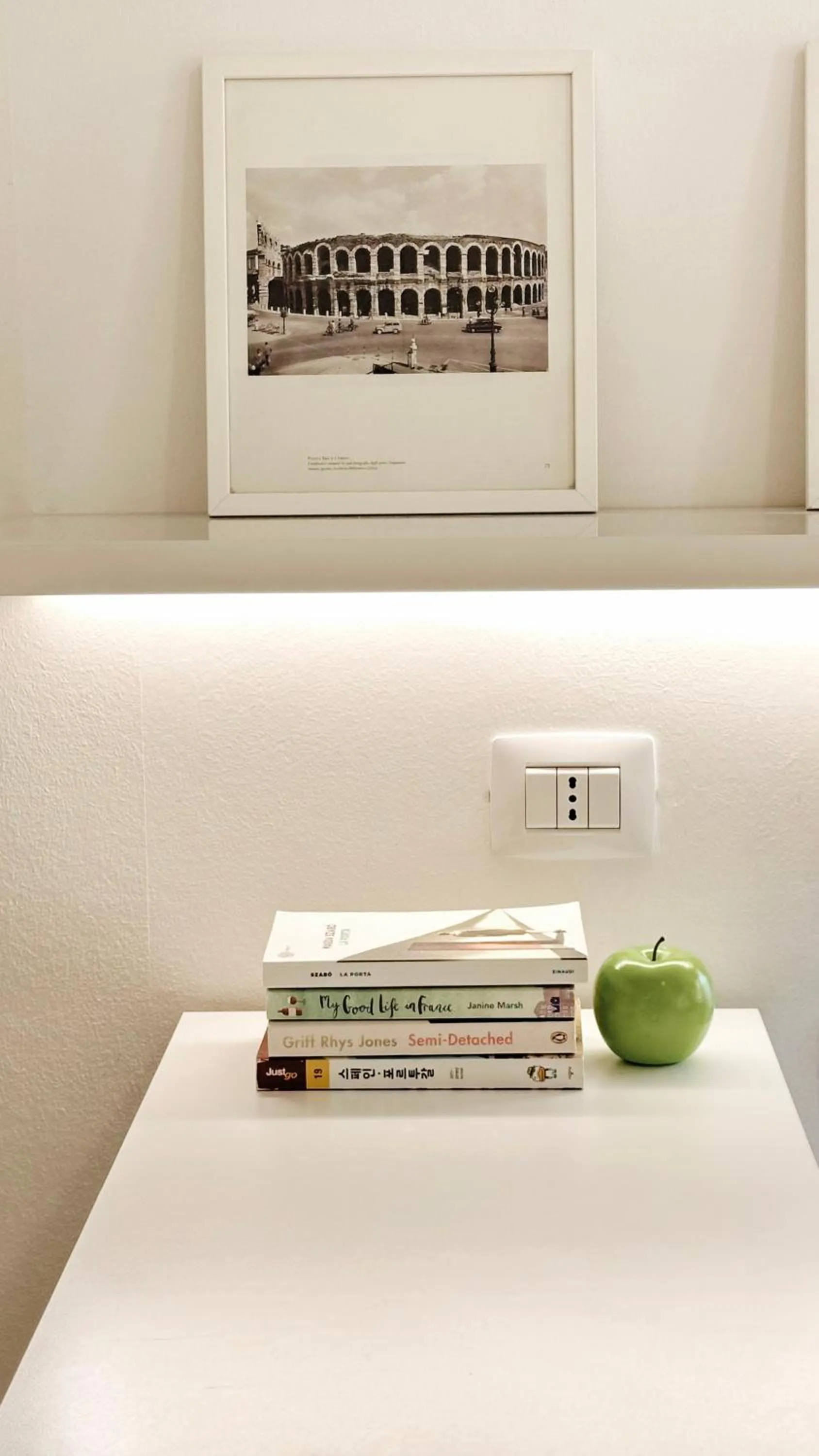 Decorative detail in Truly Verona