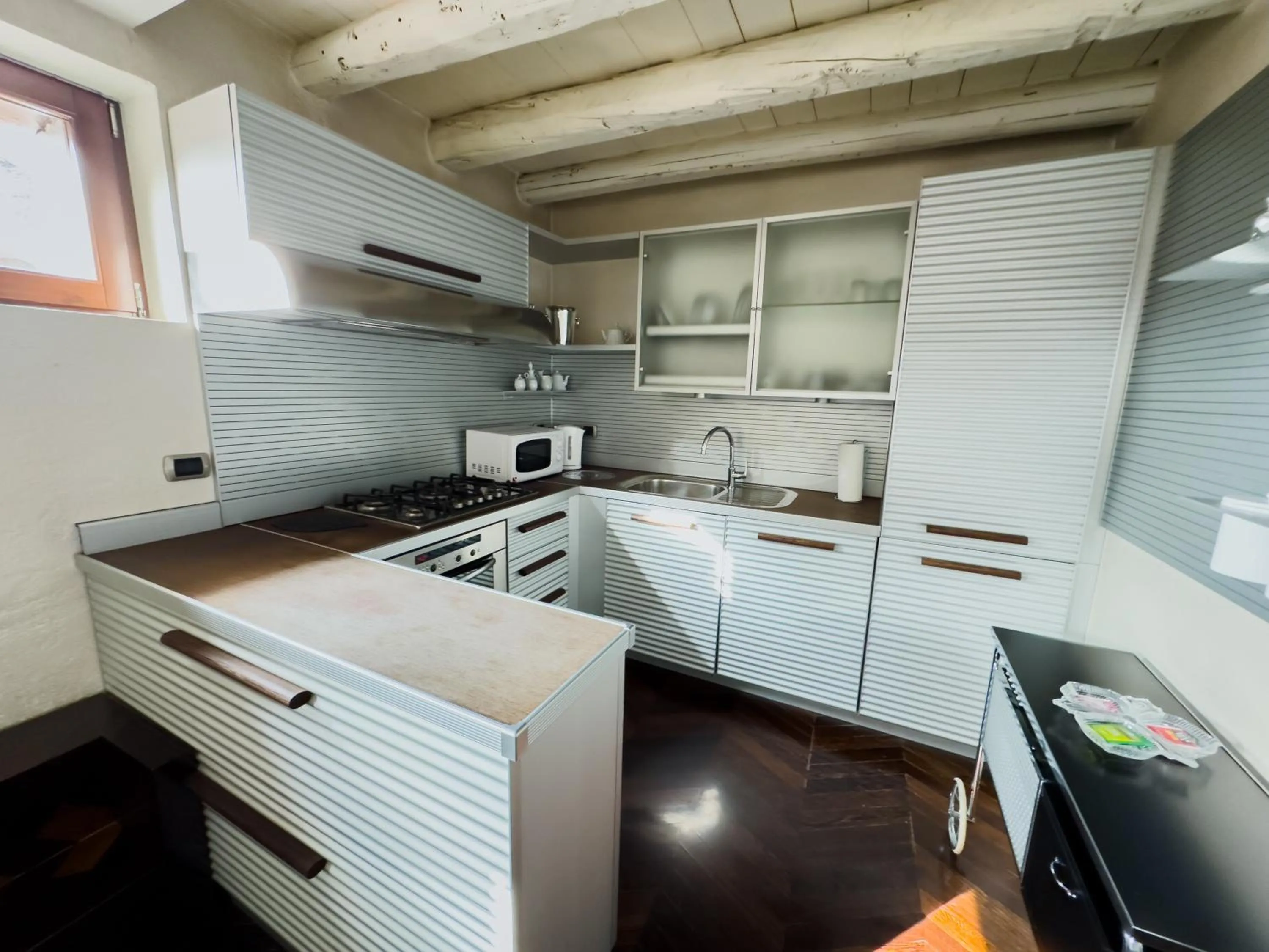 Kitchen or kitchenette in Truly Verona