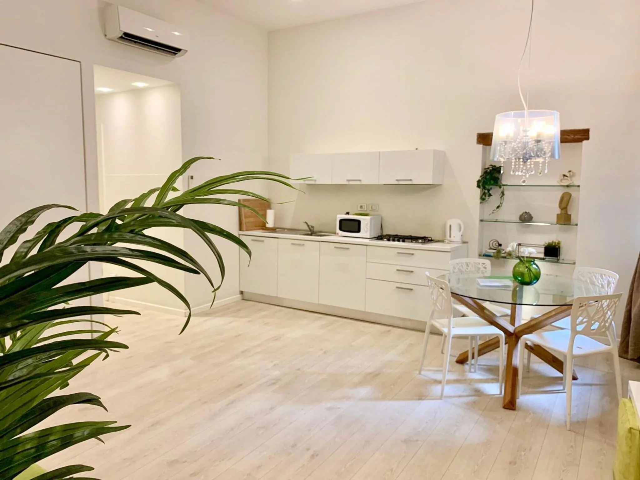 Kitchen or kitchenette in Truly Verona