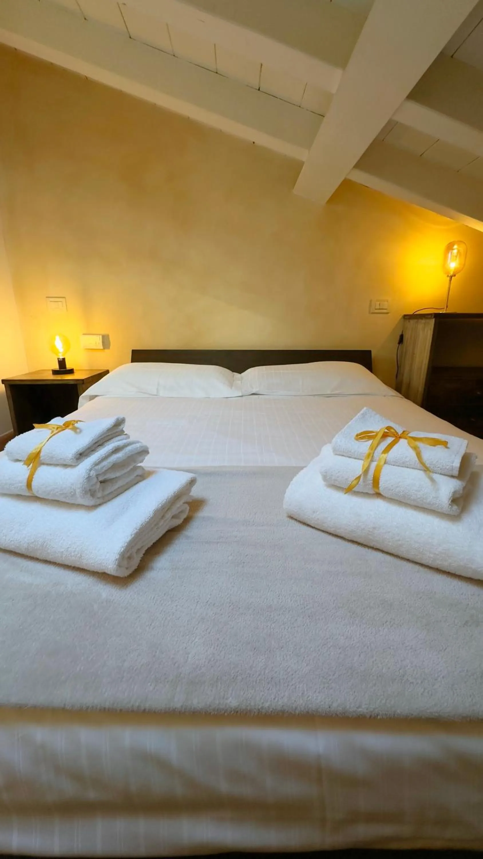 Bed in Truly Verona