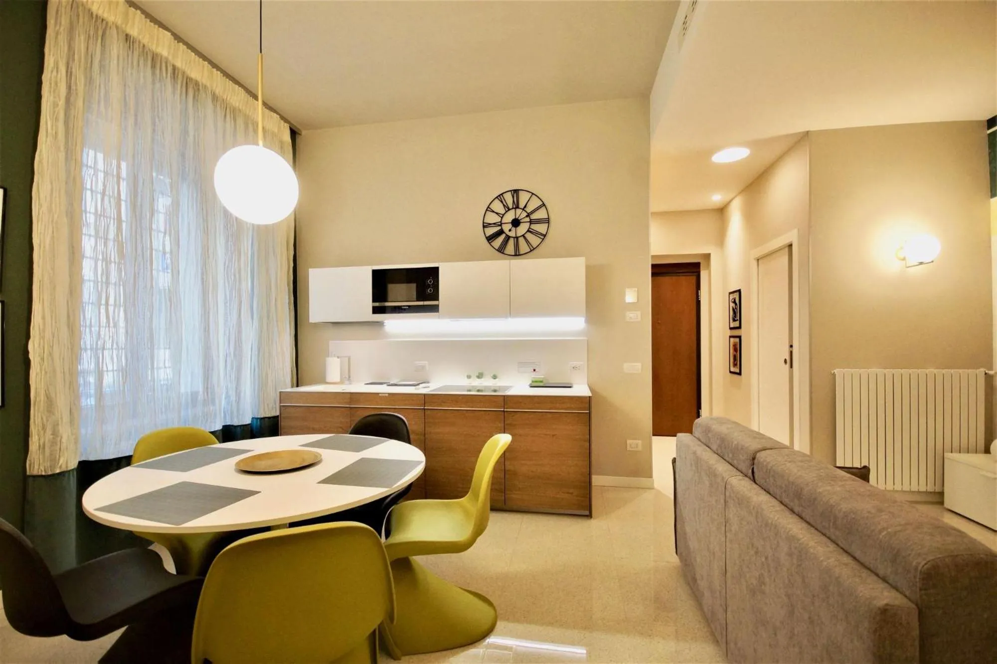 Kitchen or kitchenette in Truly Verona