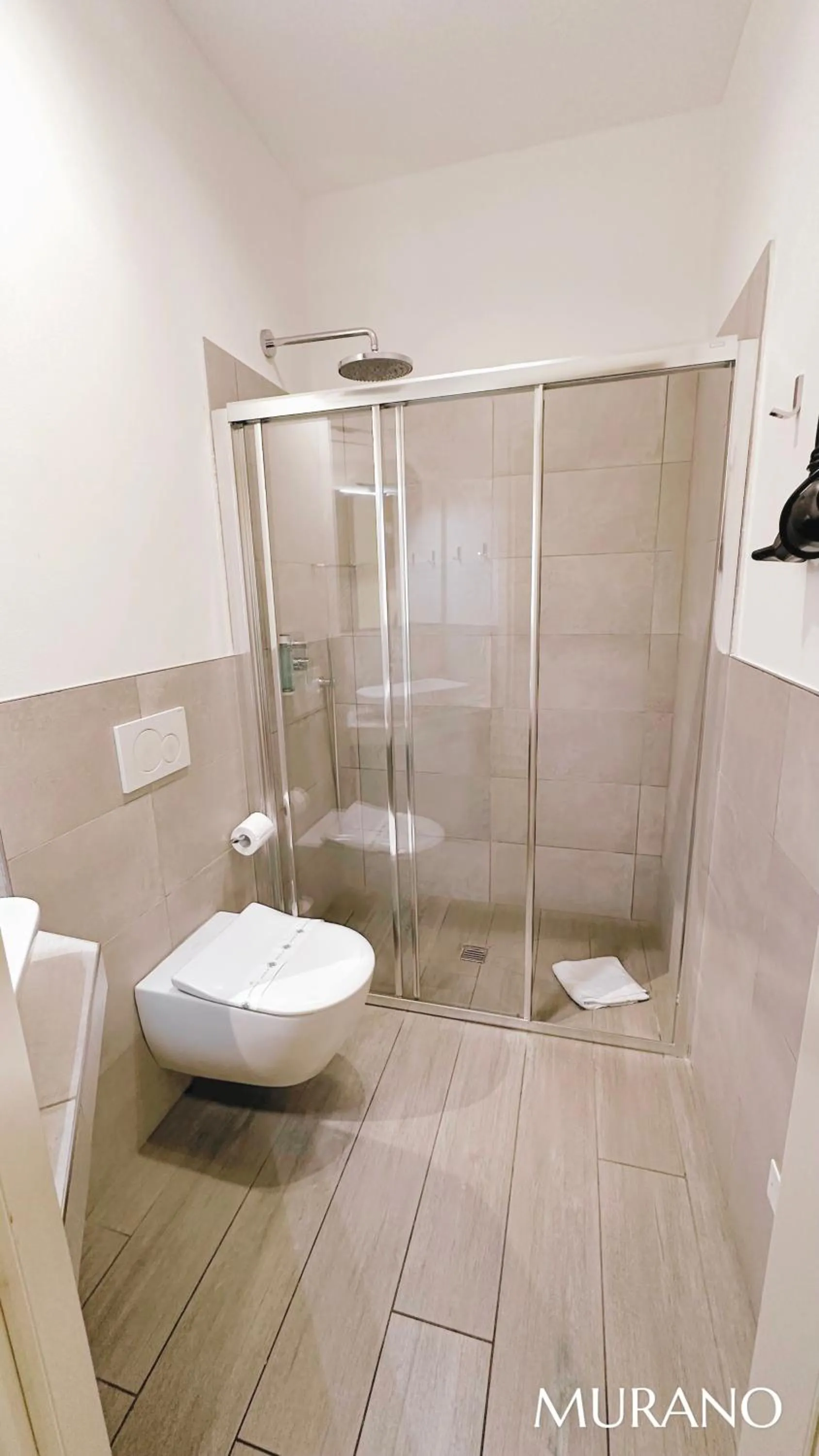 Shower in Truly Verona