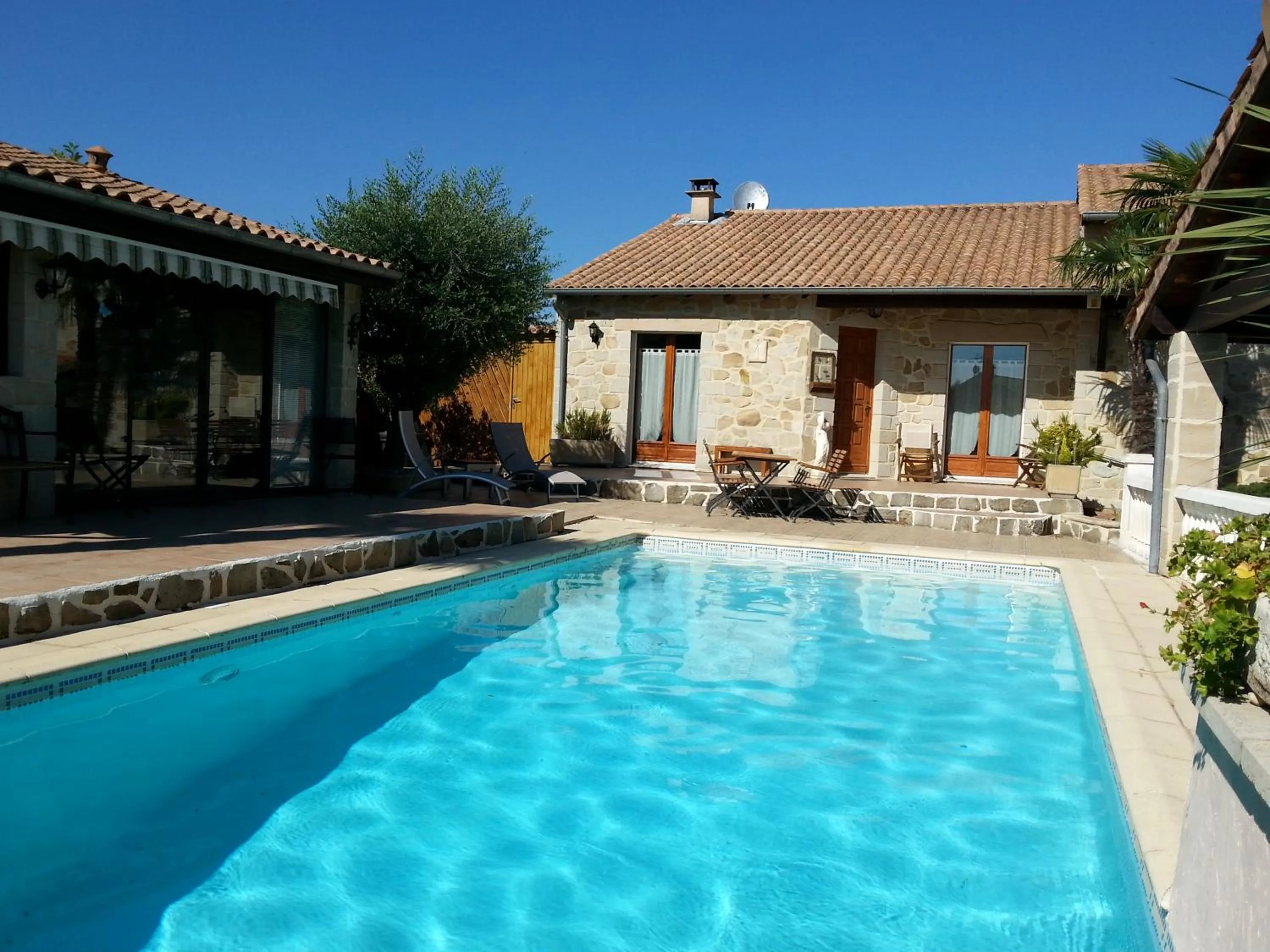 Swimming pool in Villa Escandia