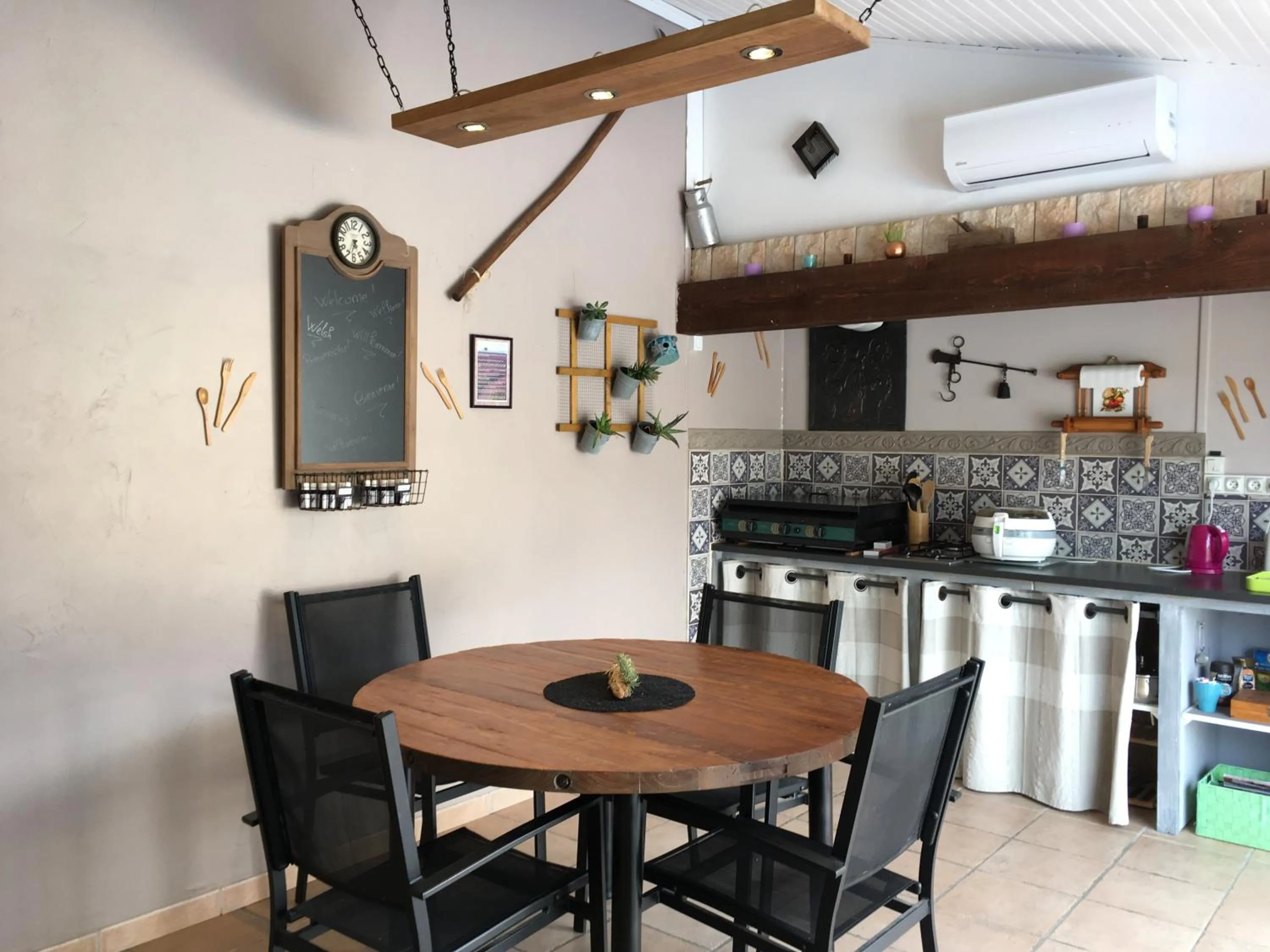 Communal kitchen in Villa Escandia