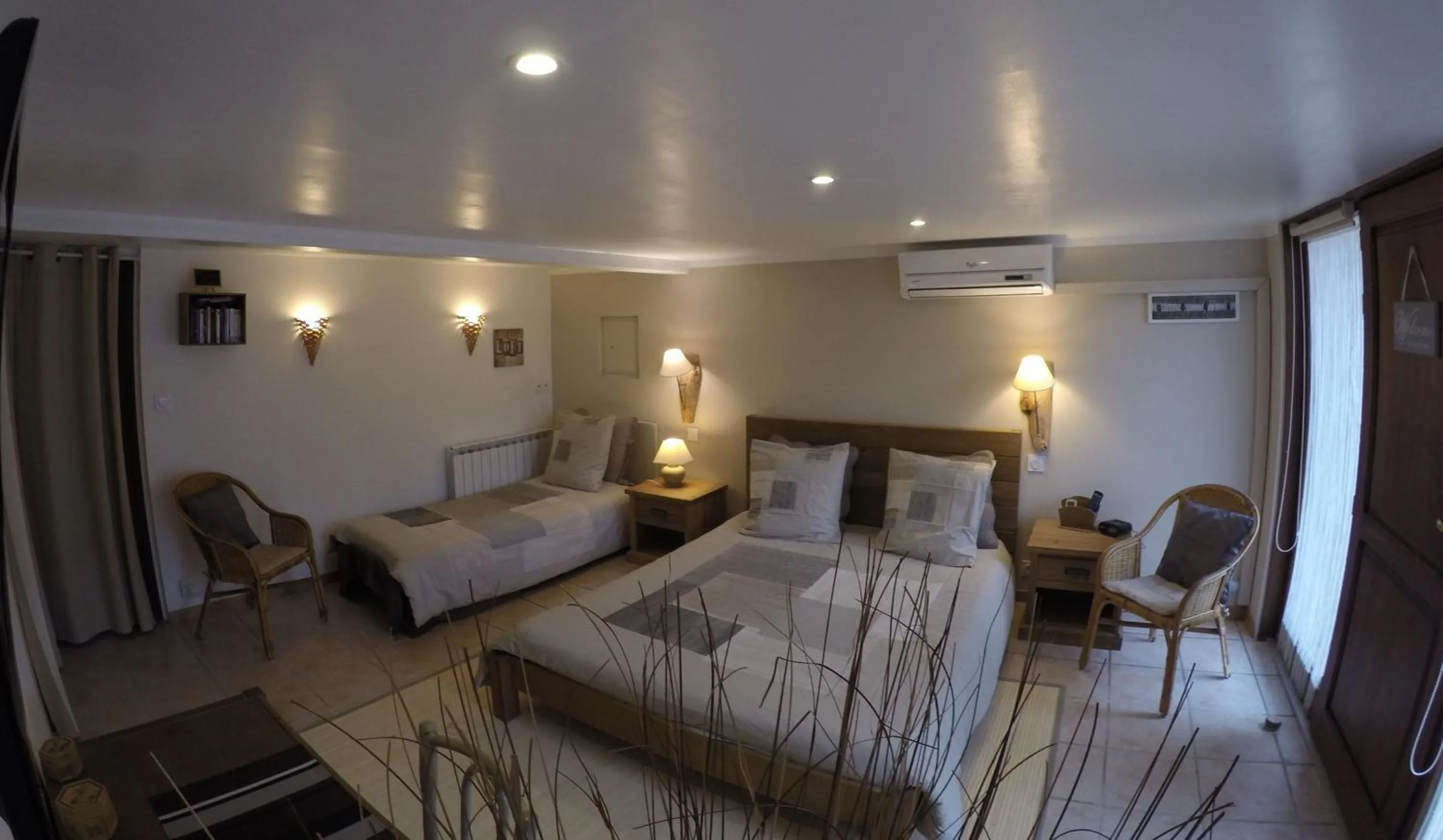 Photo of the whole room, Bed in Villa Escandia