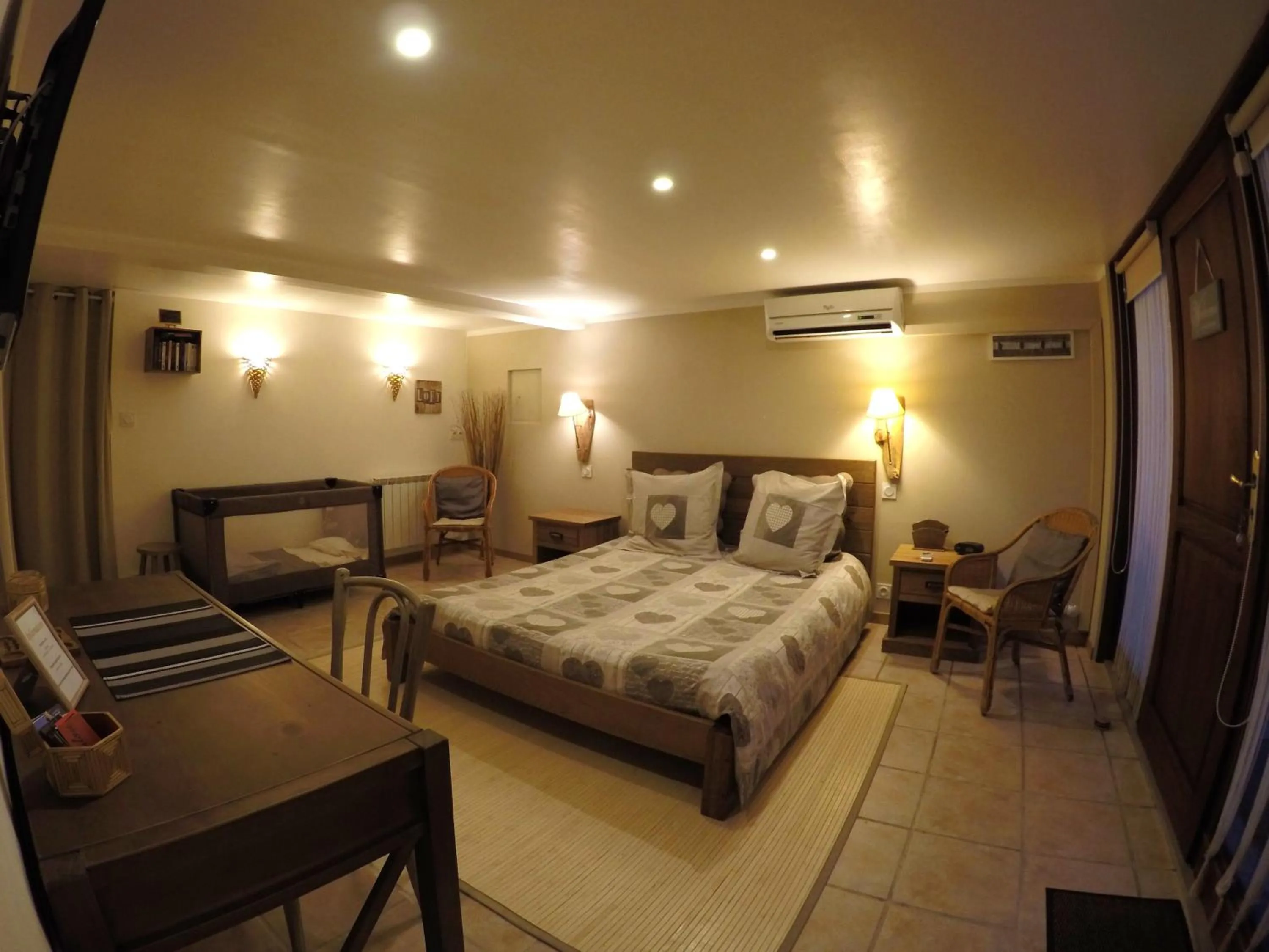 cot, Bed in Villa Escandia