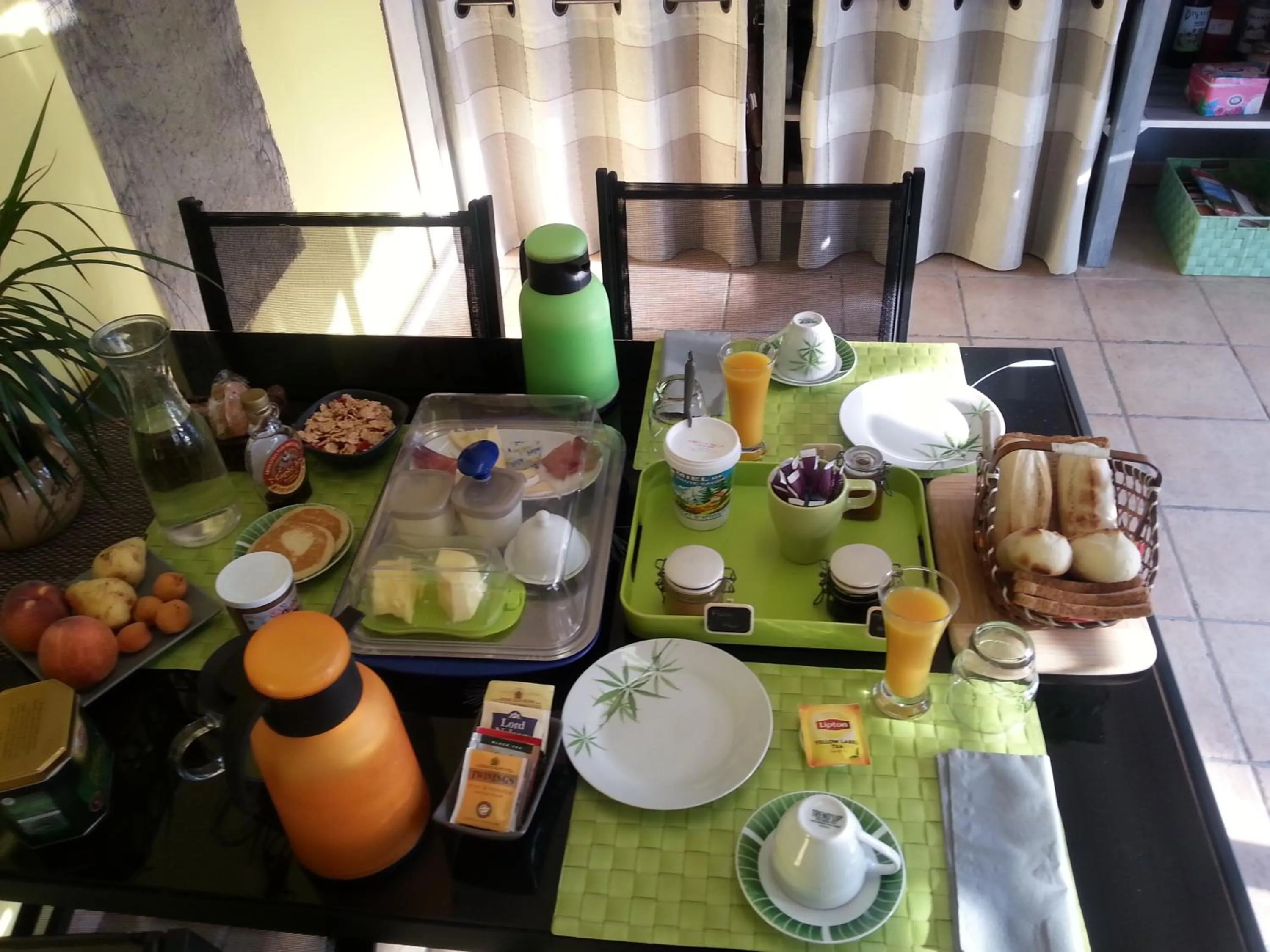 Continental breakfast in Villa Escandia