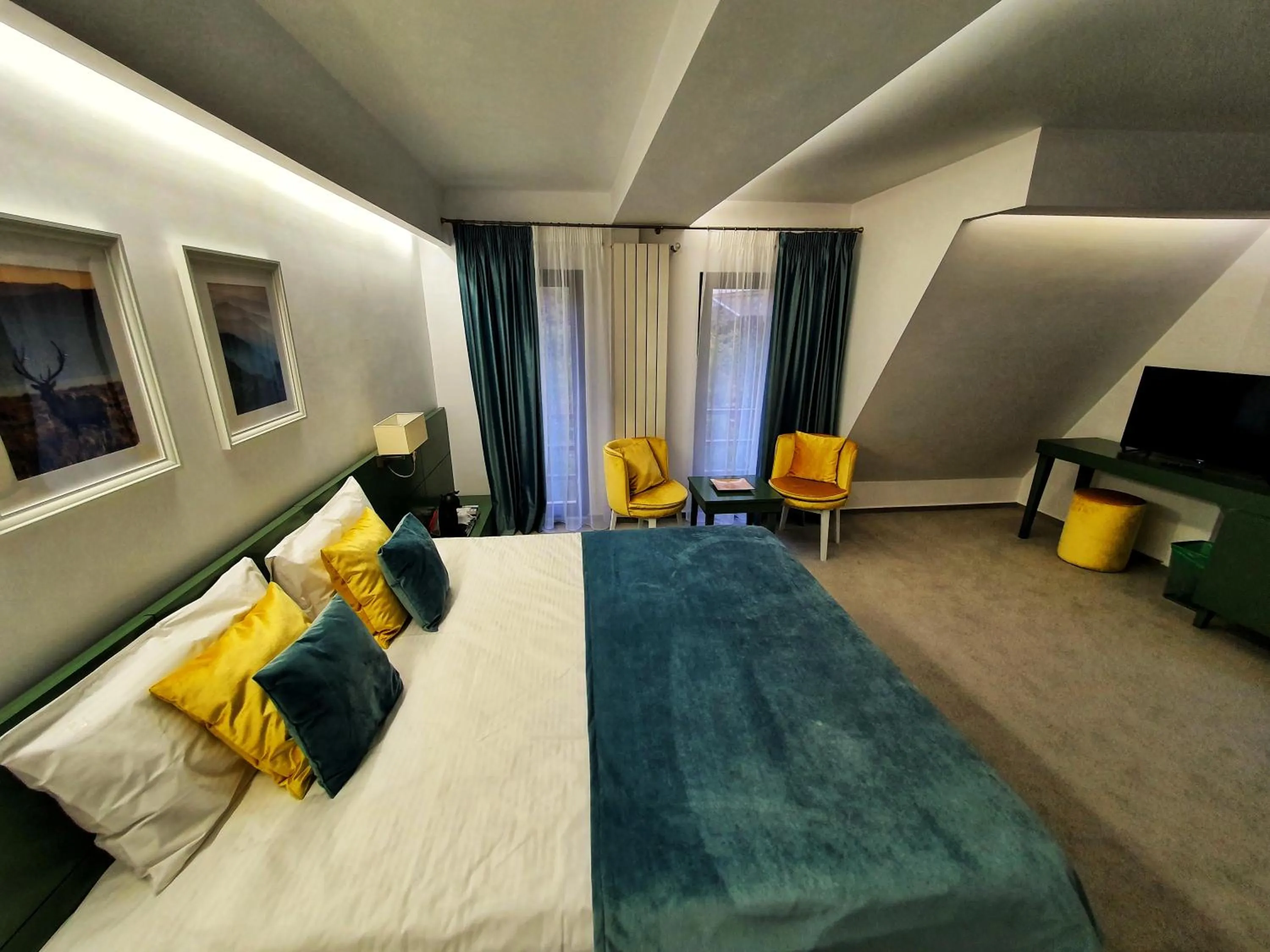 Photo of the whole room, Bed in Casa Varful Cu Dor