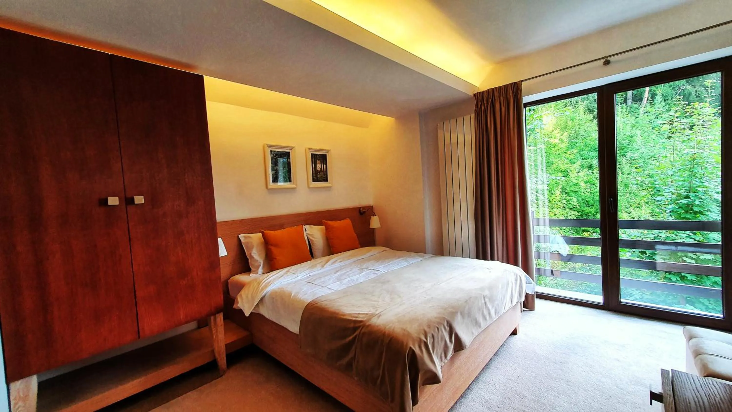 Photo of the whole room, Bed in Casa Varful Cu Dor