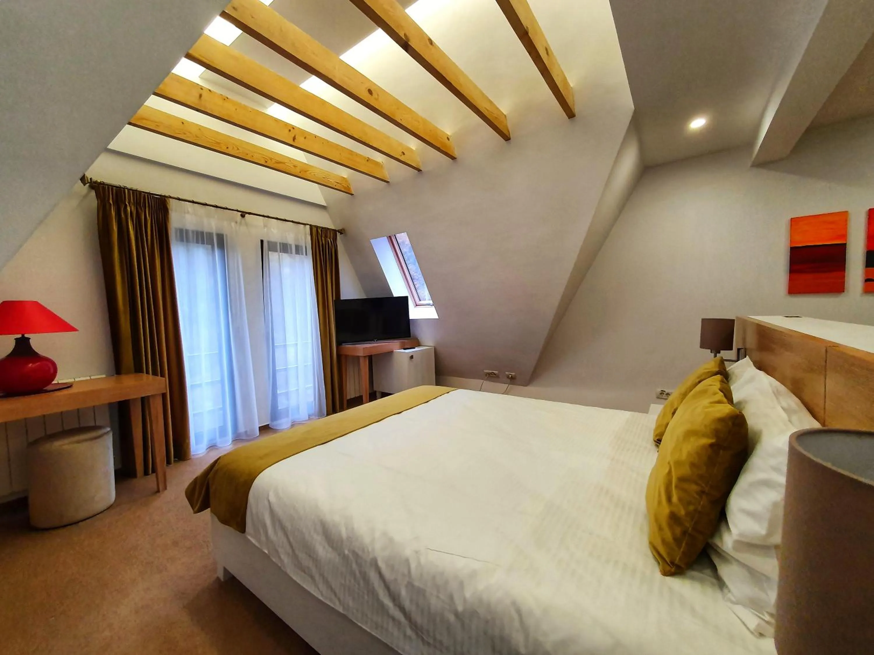 Photo of the whole room, Bed in Casa Varful Cu Dor