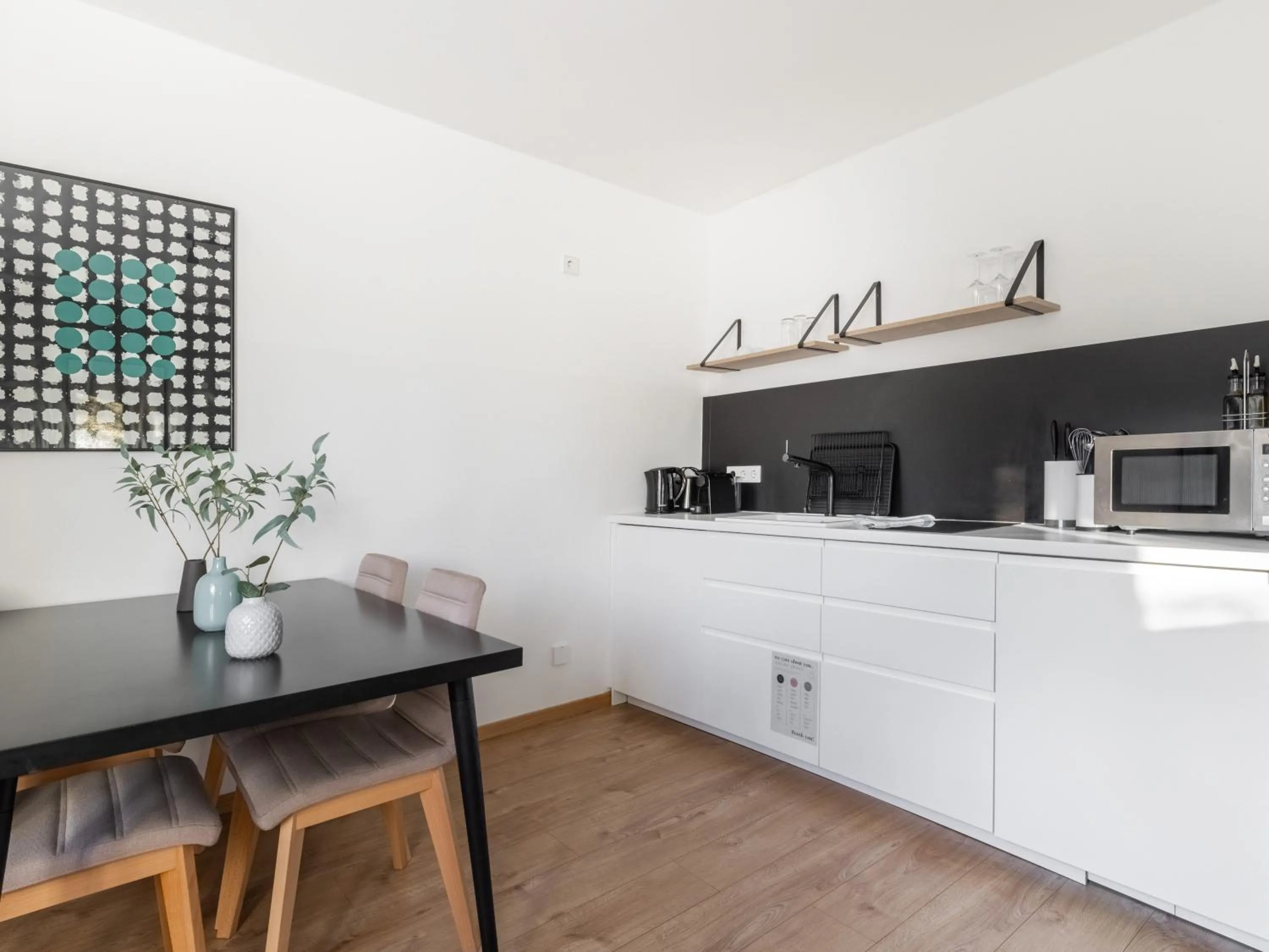 Dining area in Limehome Augsburg Pilgerhausstraße