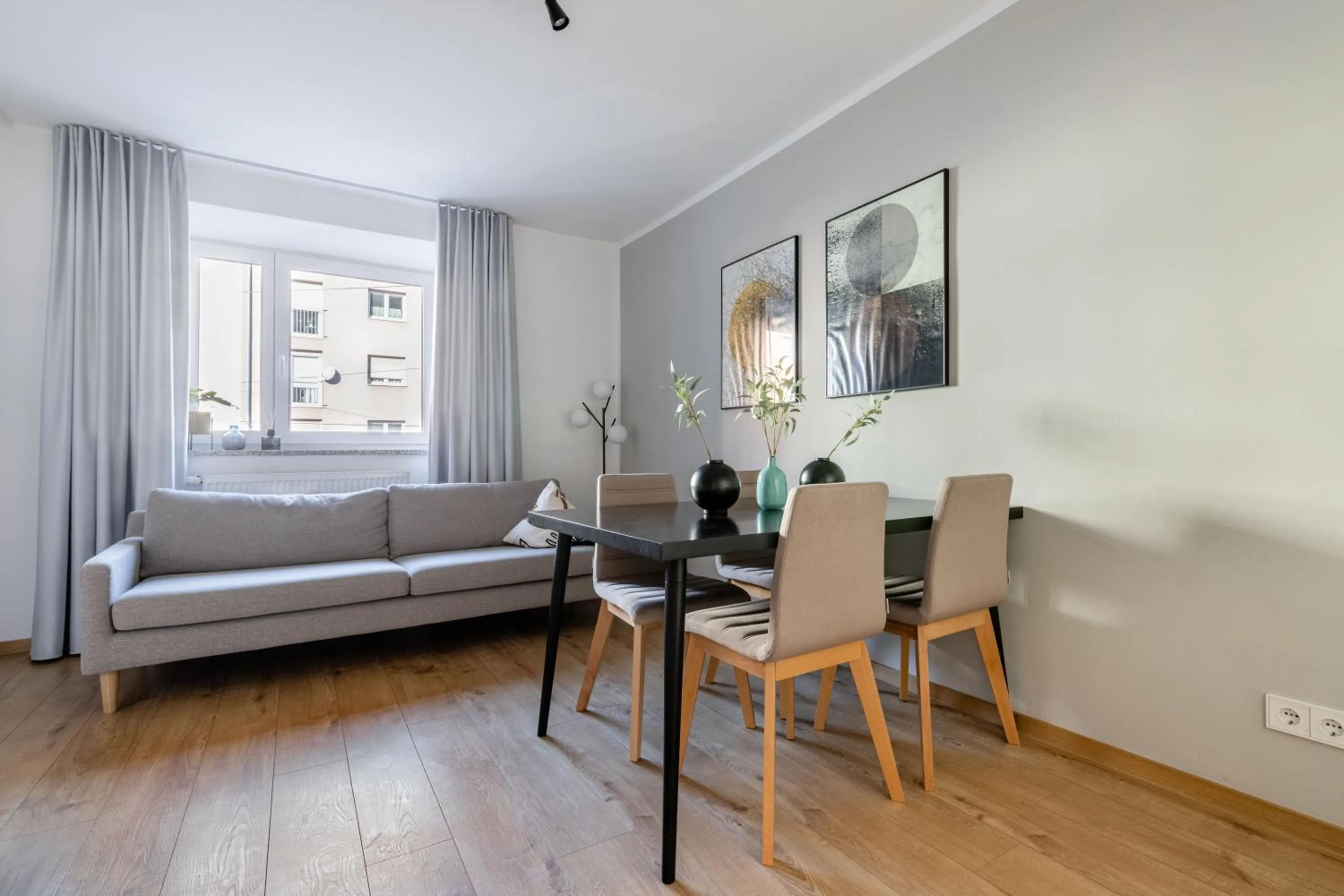 Living room in Limehome Augsburg Pilgerhausstraße