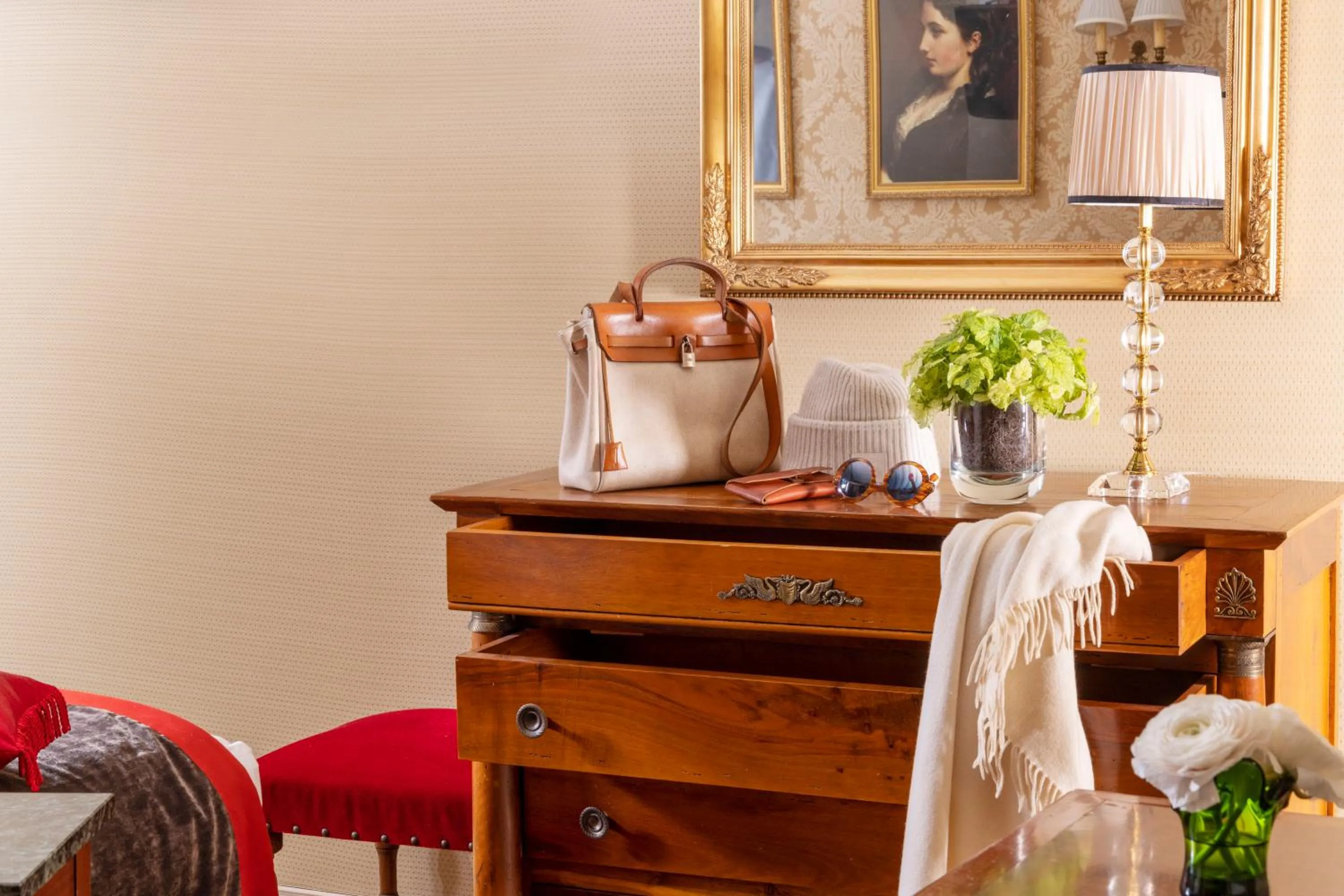 Decorative detail in Hotel De Seine