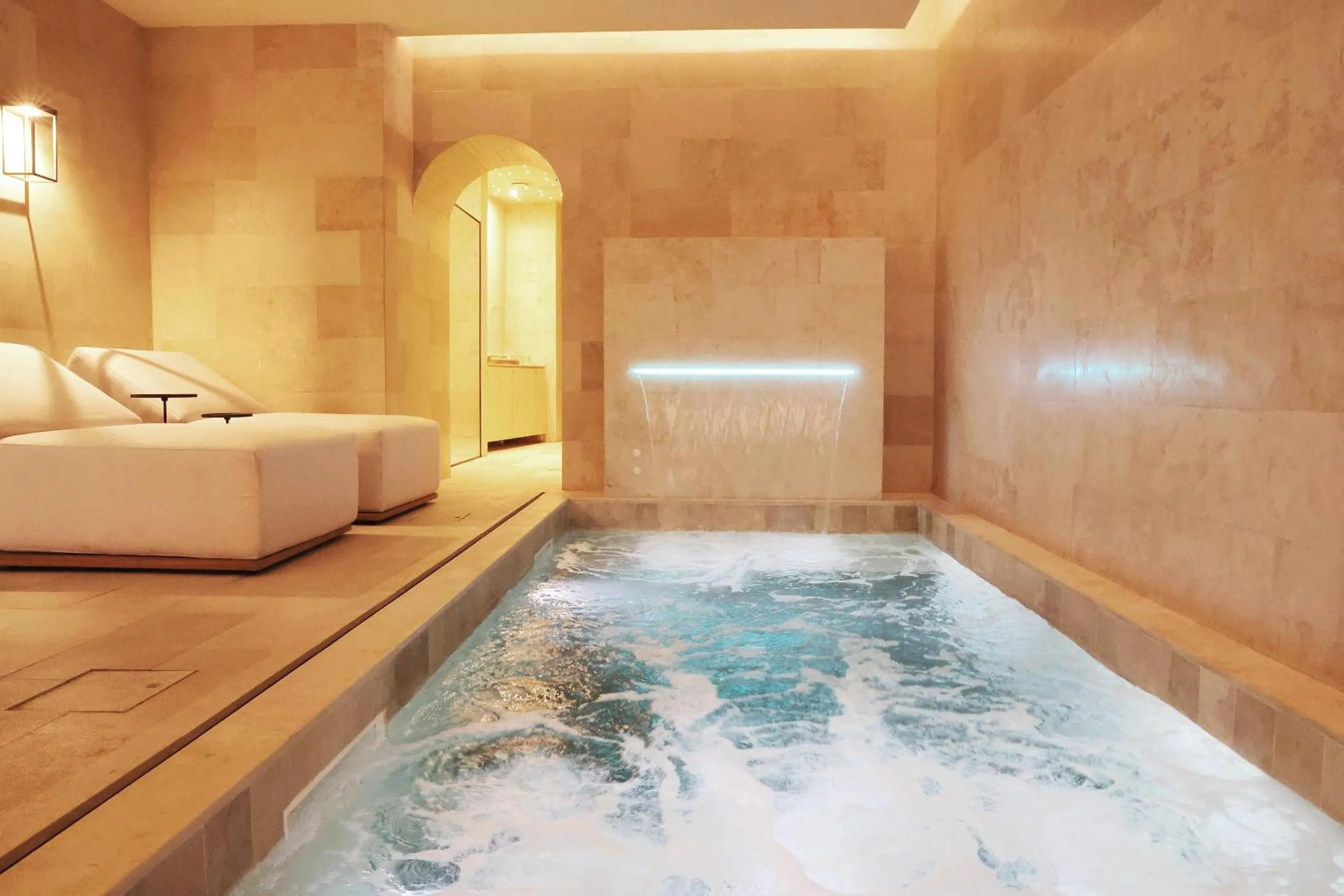 Hot Tub in Casa Nostra Boutique Hotel & Spa