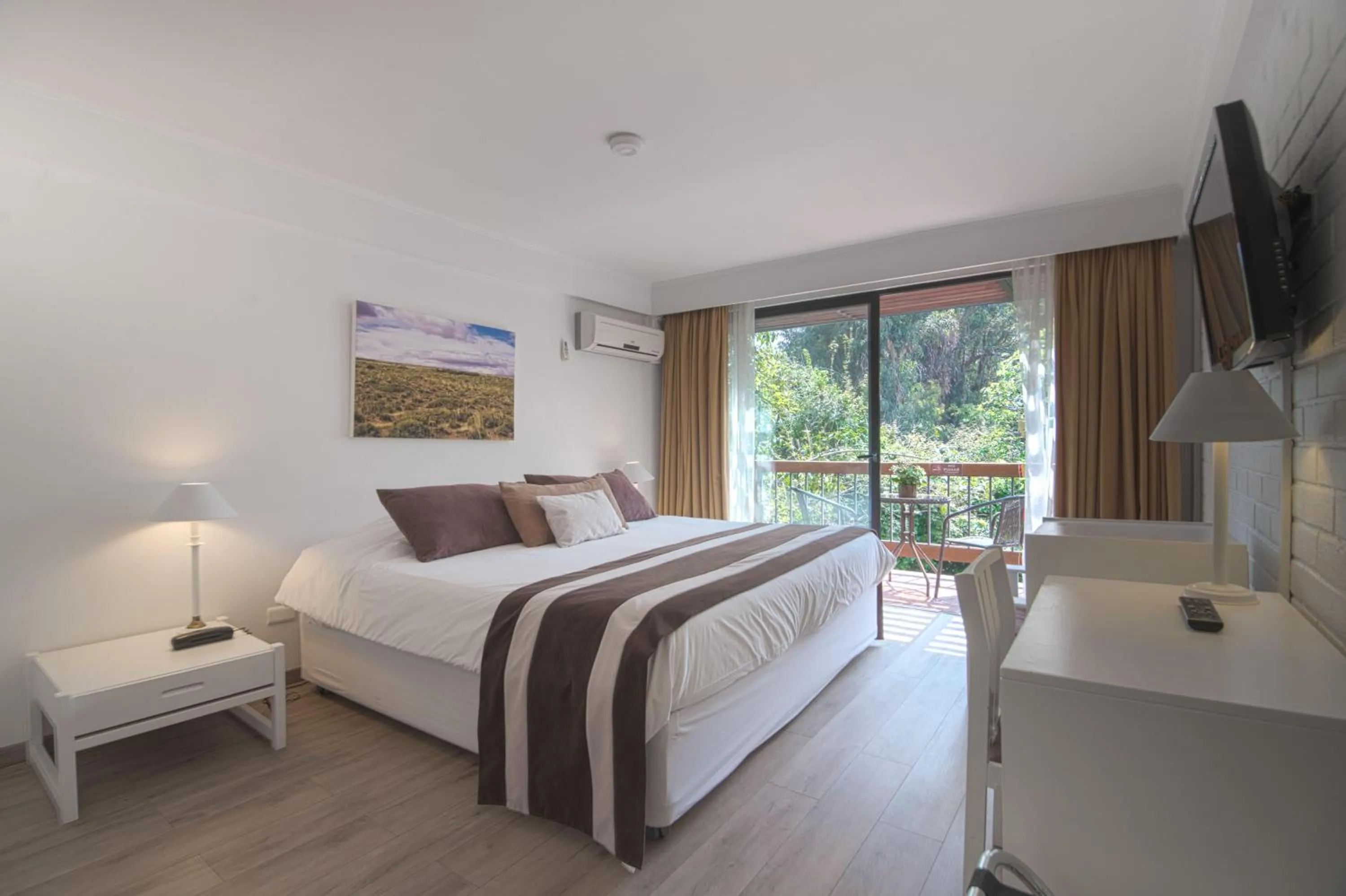 Photo of the whole room, Bed in Hotel Acacias de Vitacura