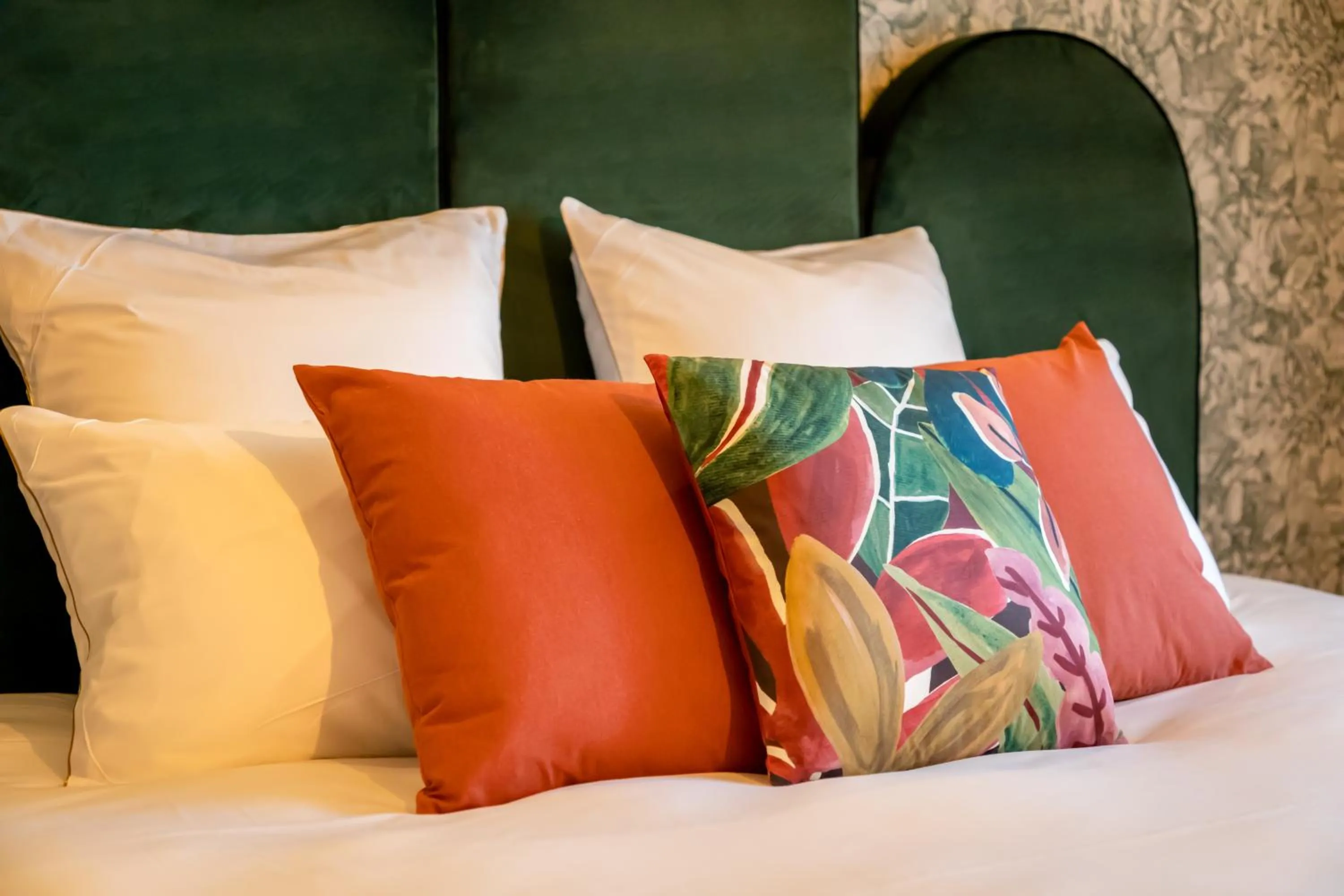 Bed in Brit Hotel Kara Sainte Anne d'Auray