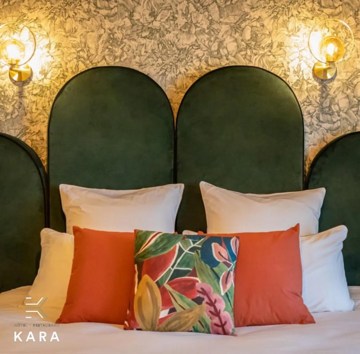 Bed in Brit Hotel Kara Sainte Anne d'Auray