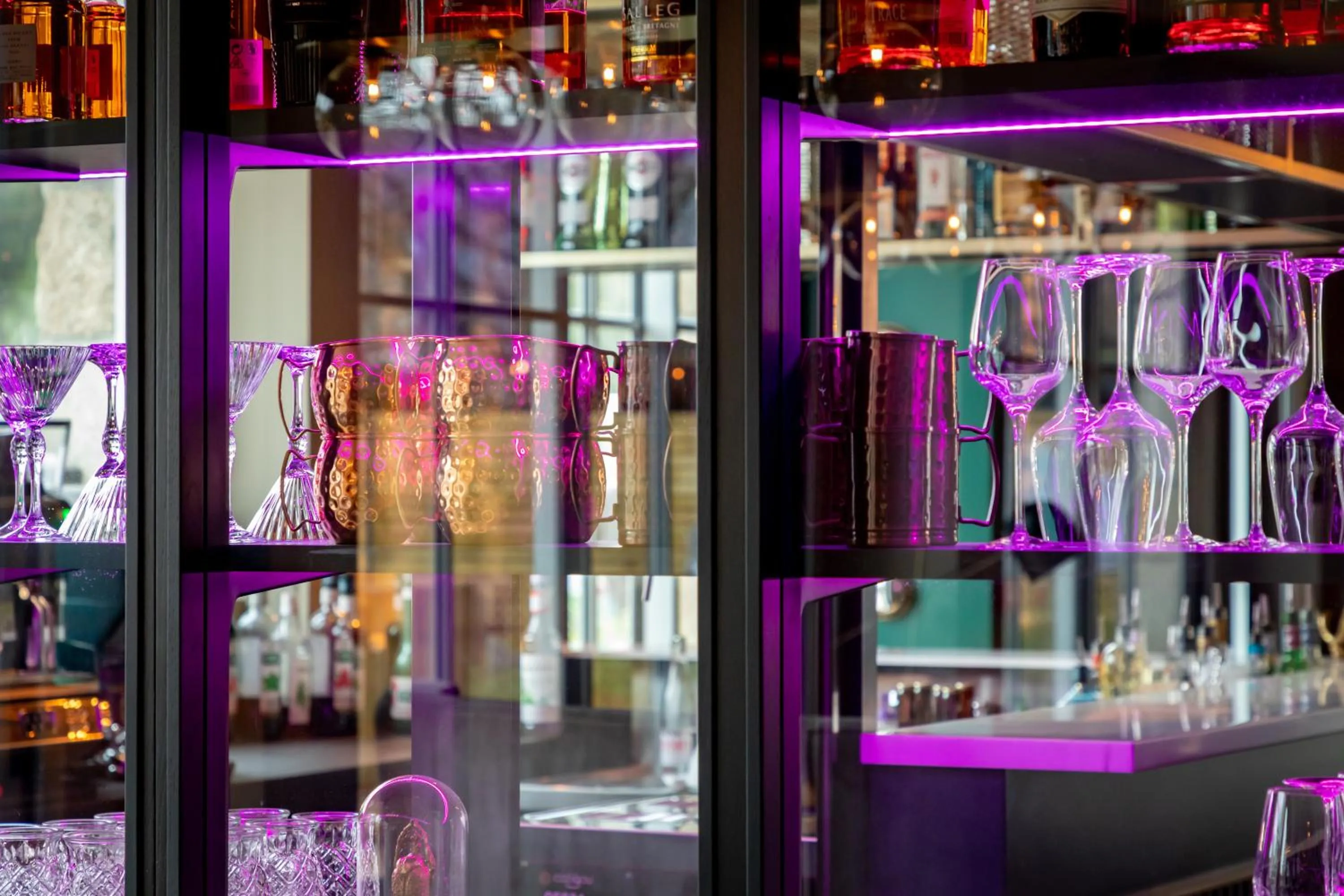 Lounge or bar in Brit Hotel Kara Sainte Anne d'Auray