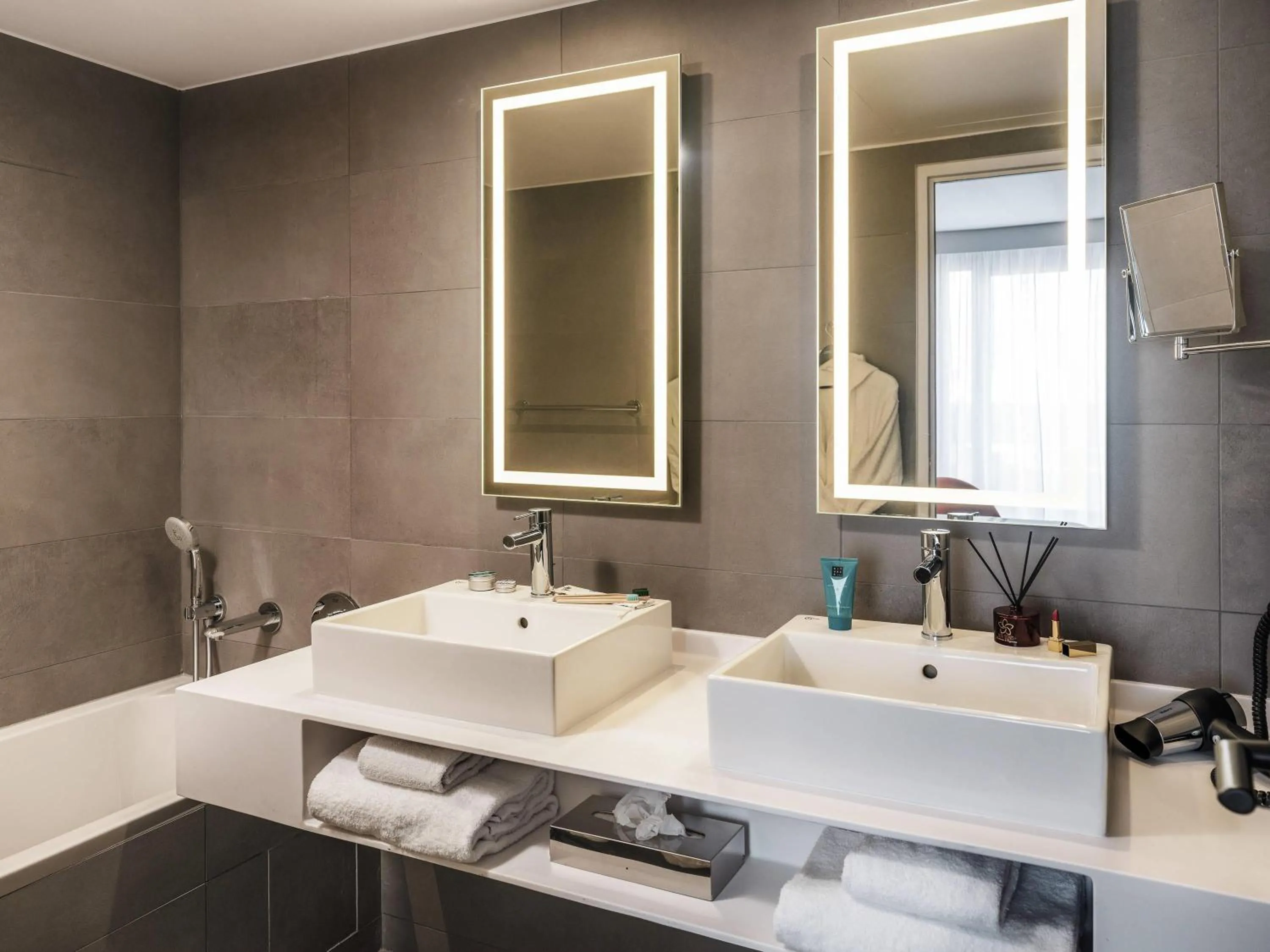 Bedroom in Novotel Paris Vaugirard Montparnasse