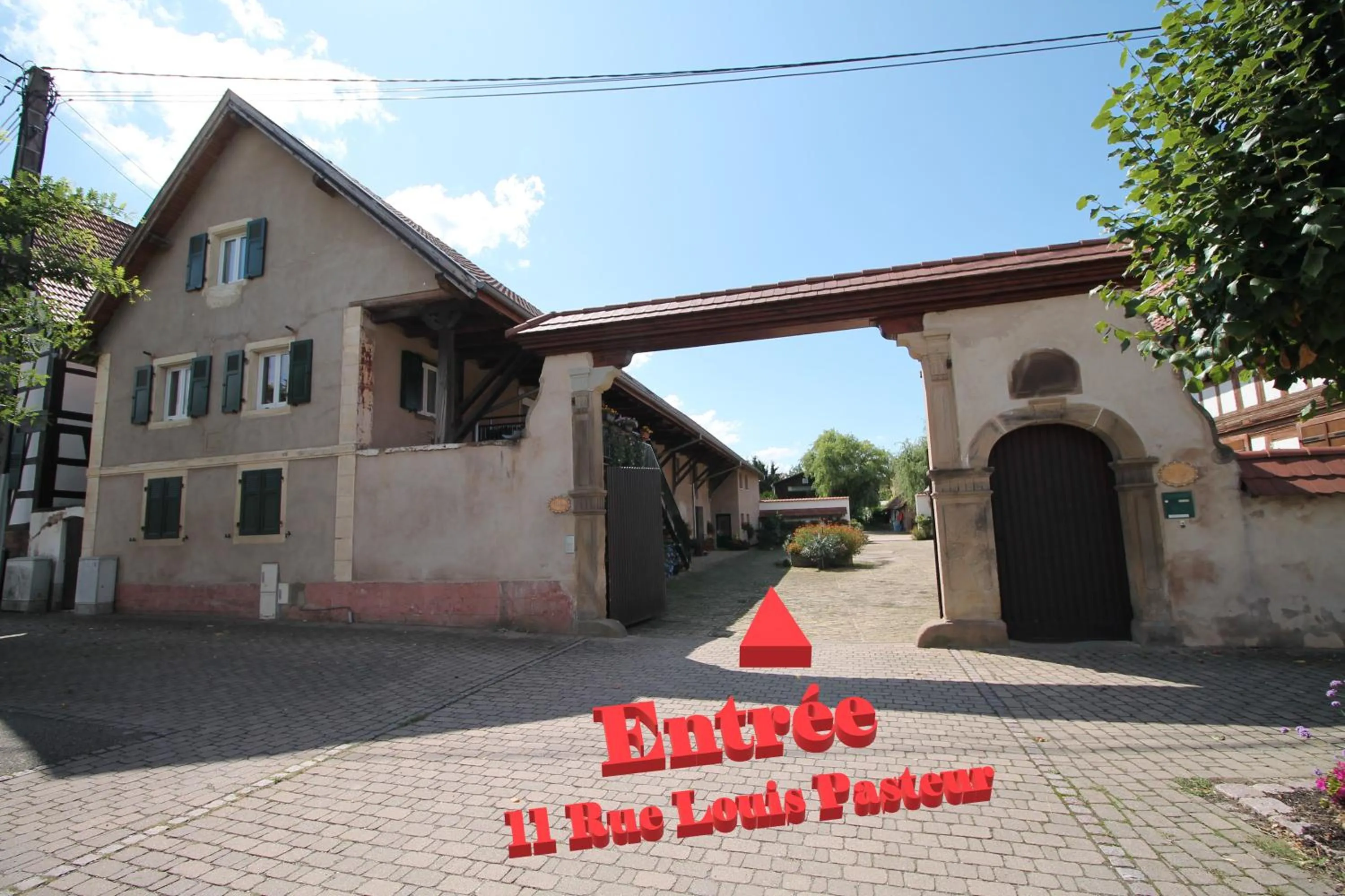 Property building in La chambre aux hirondelles