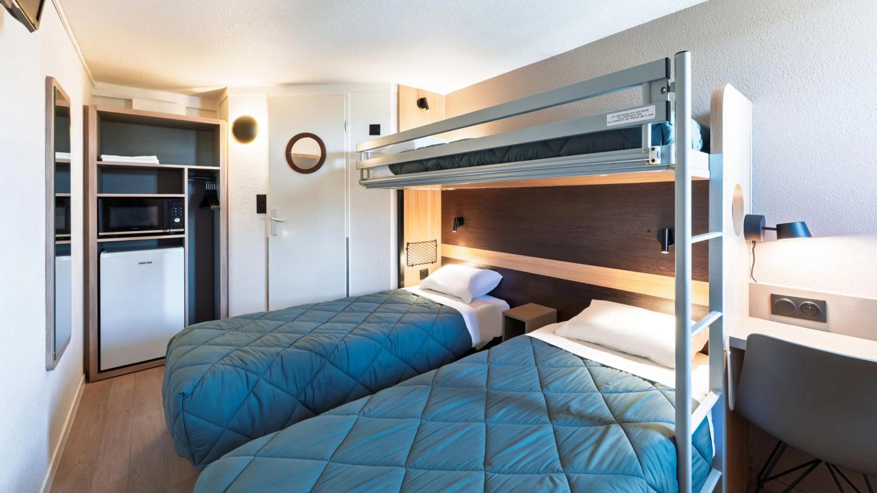 Bed in Premiere Classe Bordeaux Eysines-Tour de Gassies