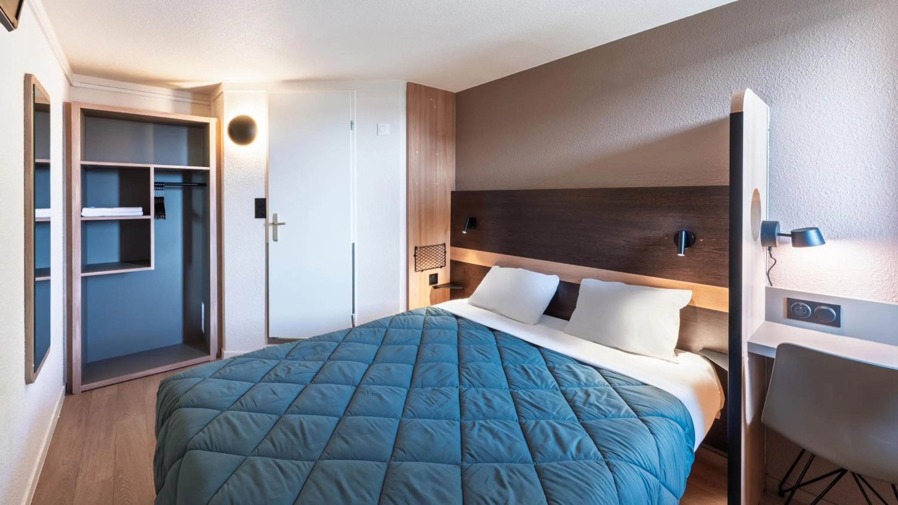 Bed in Premiere Classe Bordeaux Eysines-Tour de Gassies