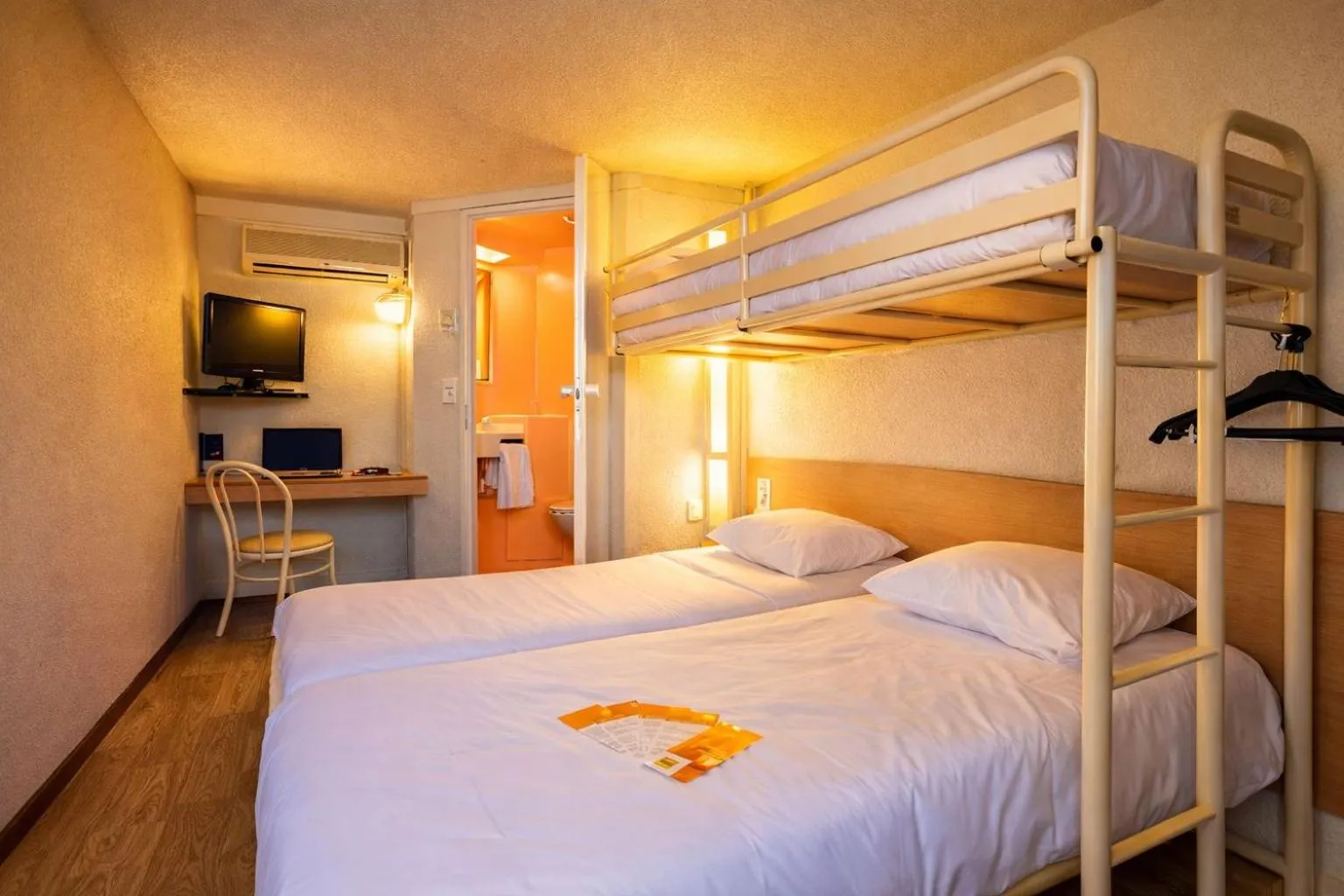 Bed in Première Classe Clermont Ferrand Nord