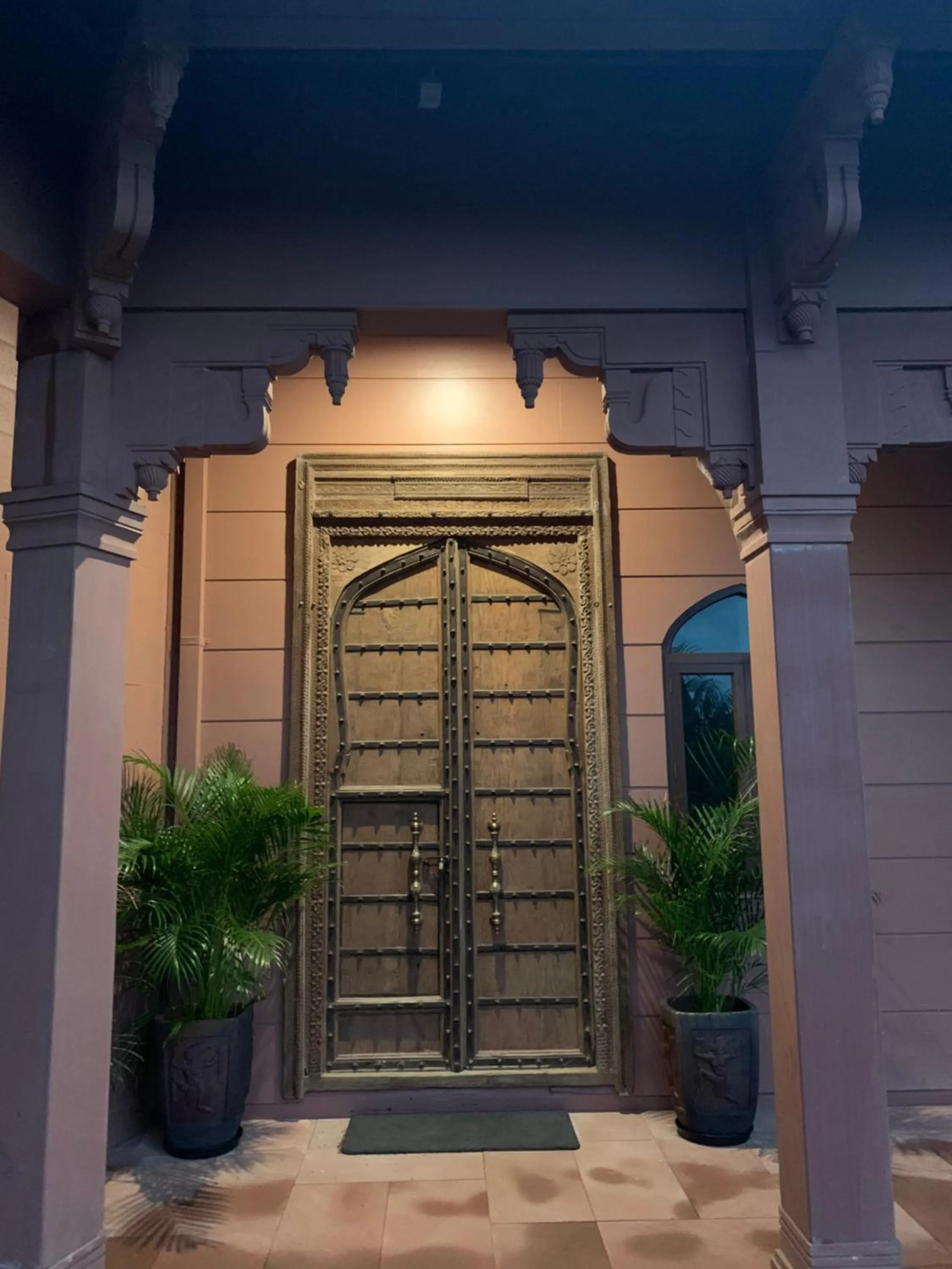Facade/entrance in Jodha Bai Retreat