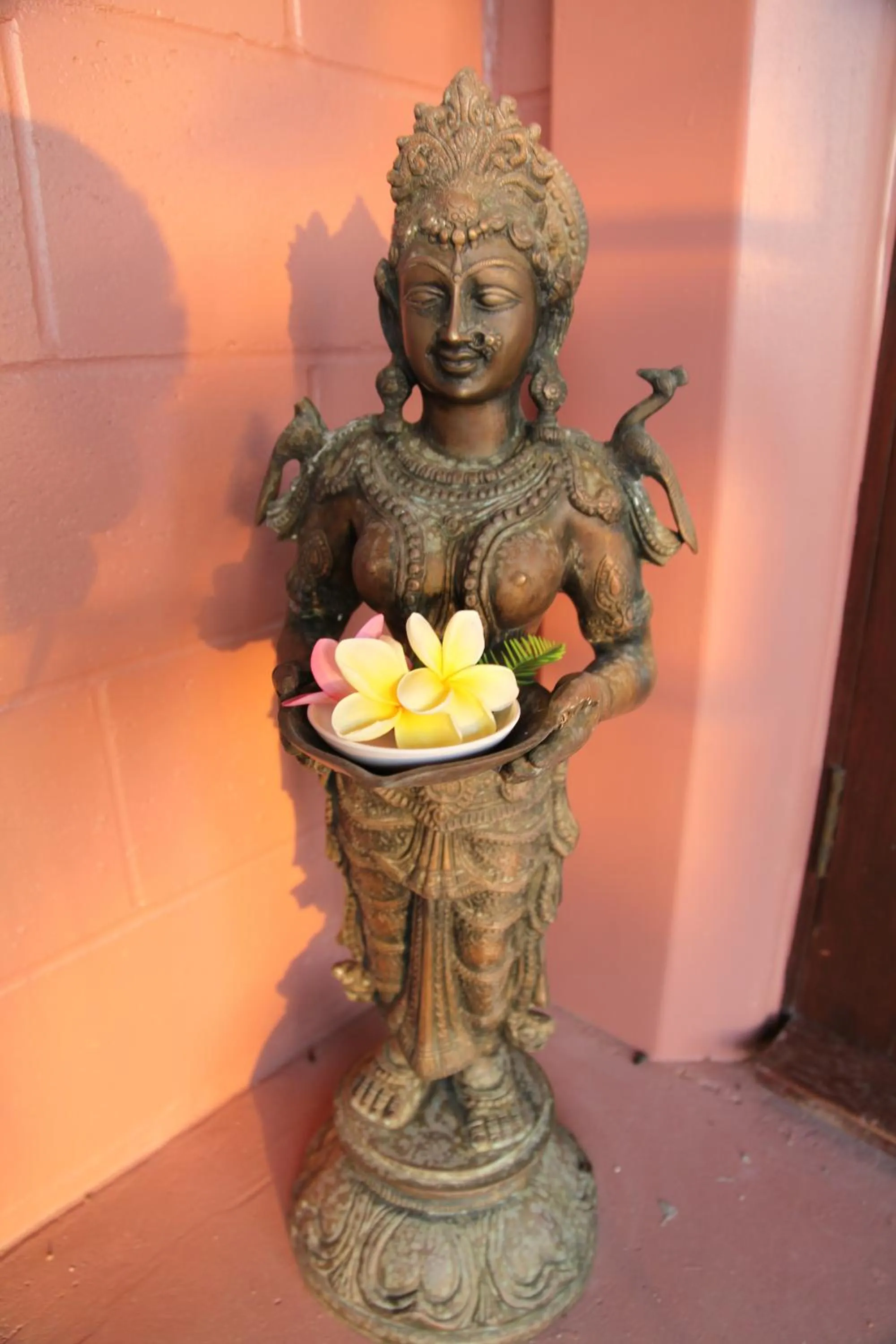 Facade/entrance in Jodha Bai Retreat